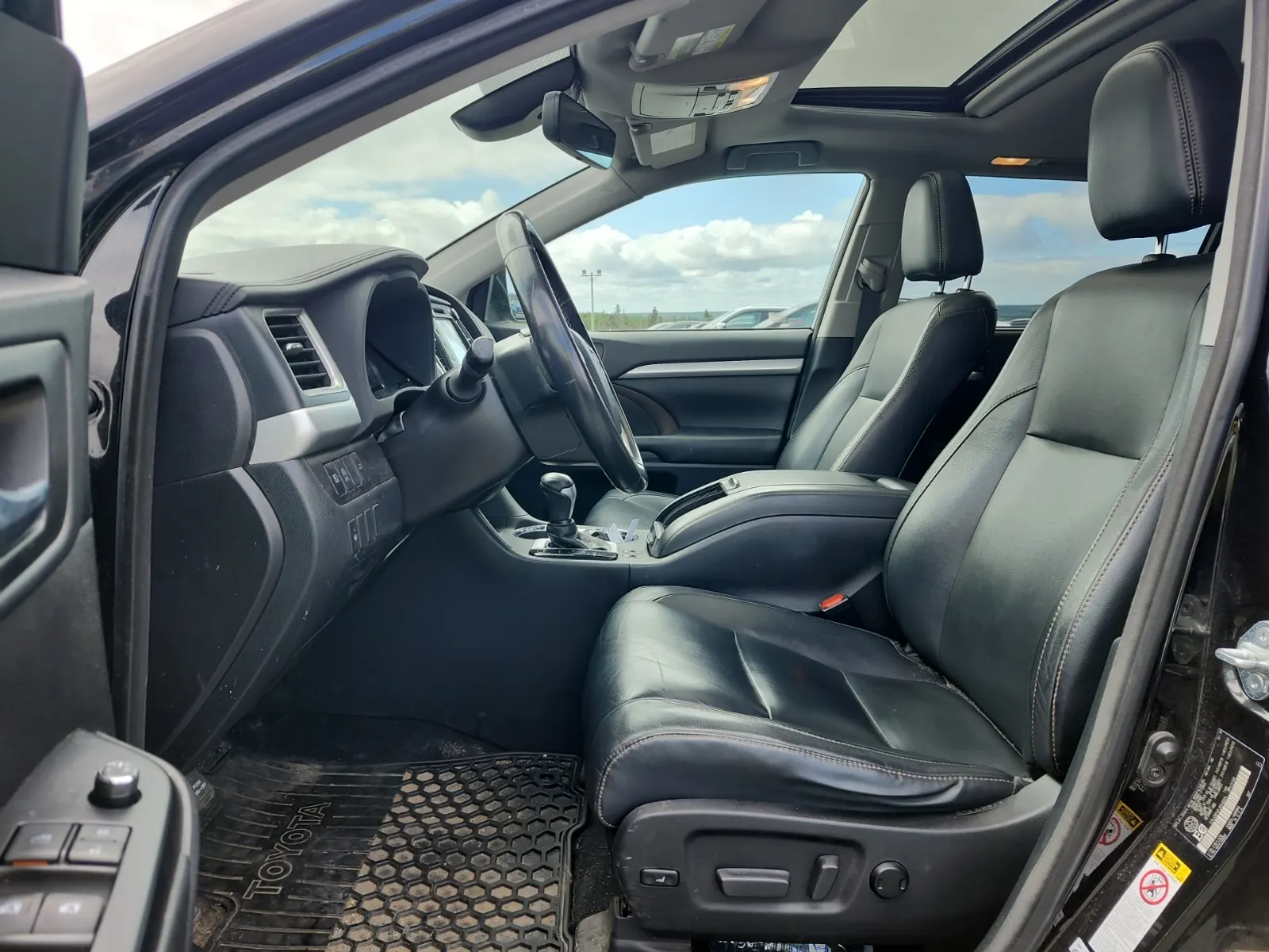Front Interior Photo
