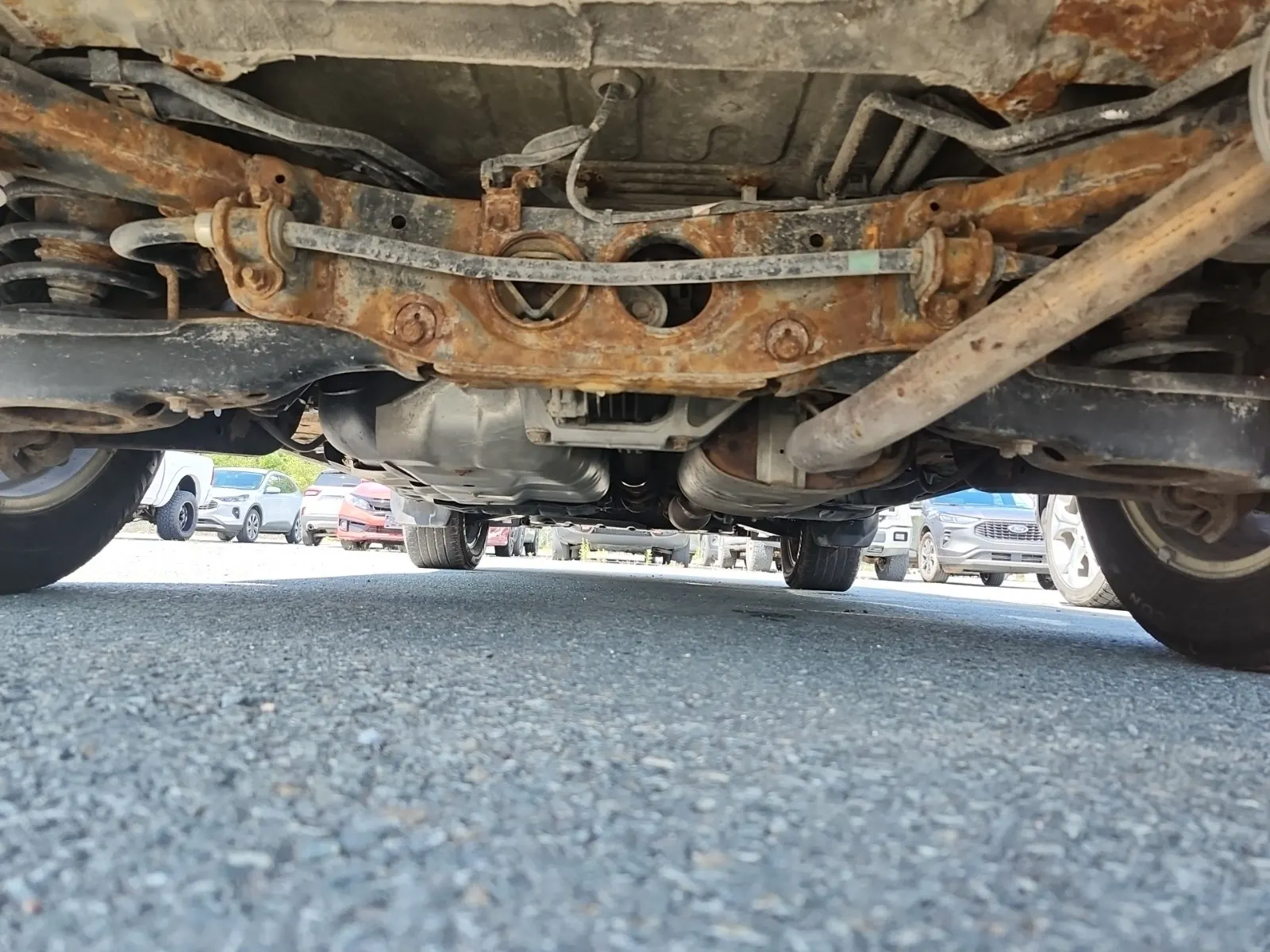 Undercarriage - Rear Photo