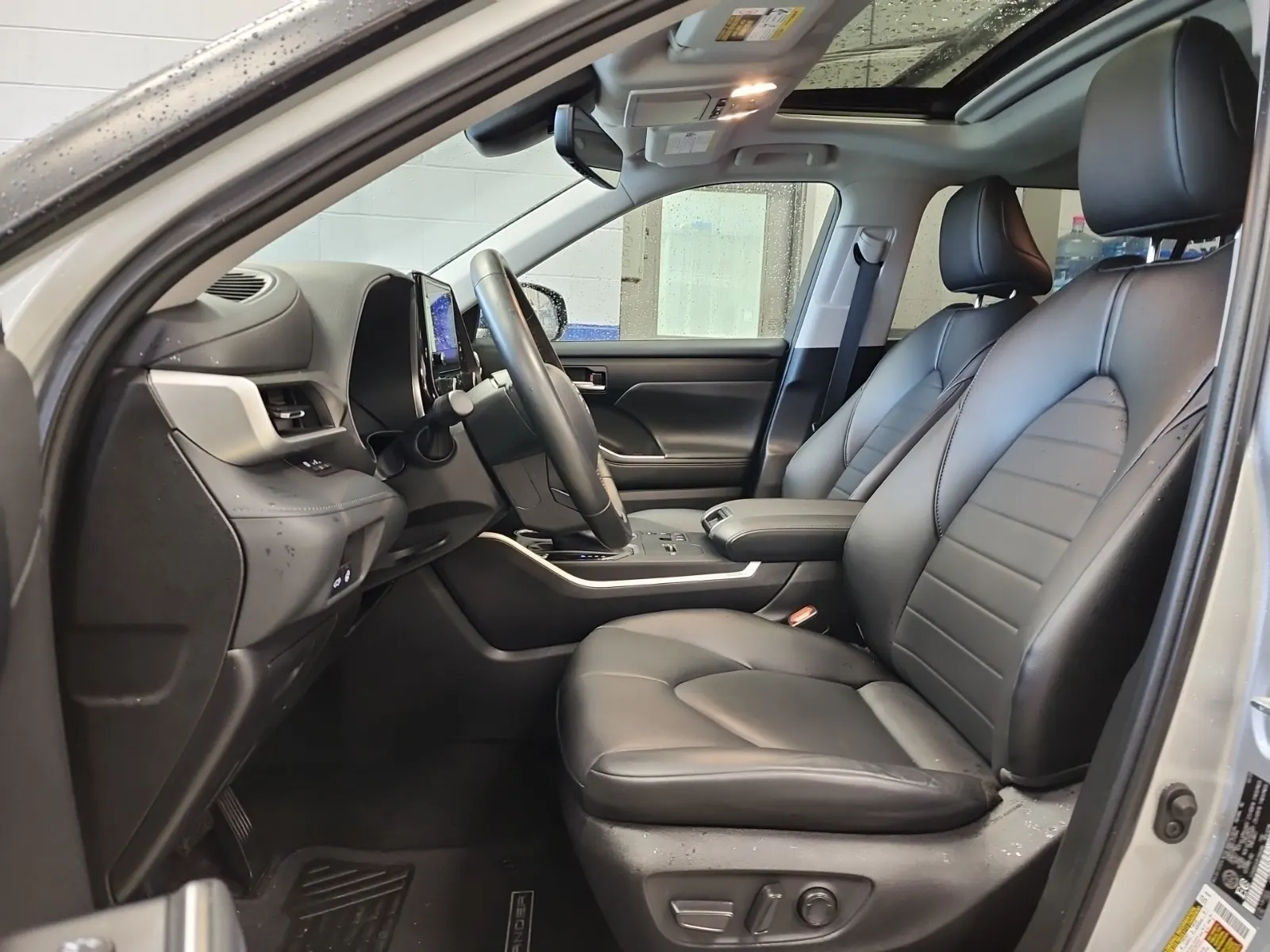 Front Interior Photo