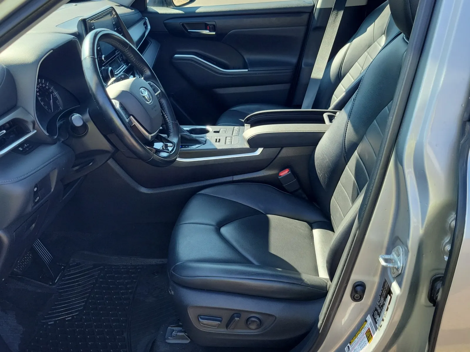 Front Interior Photo