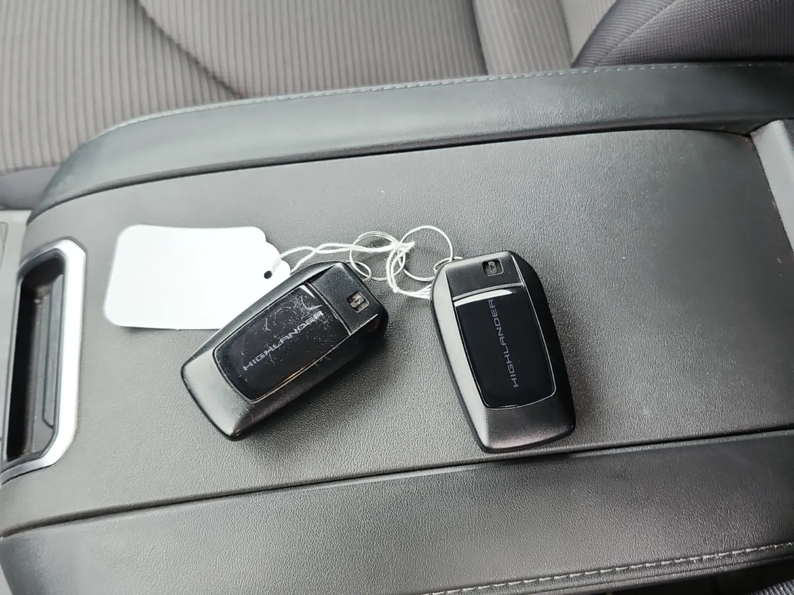 Keys/Fobs/Manual Photo