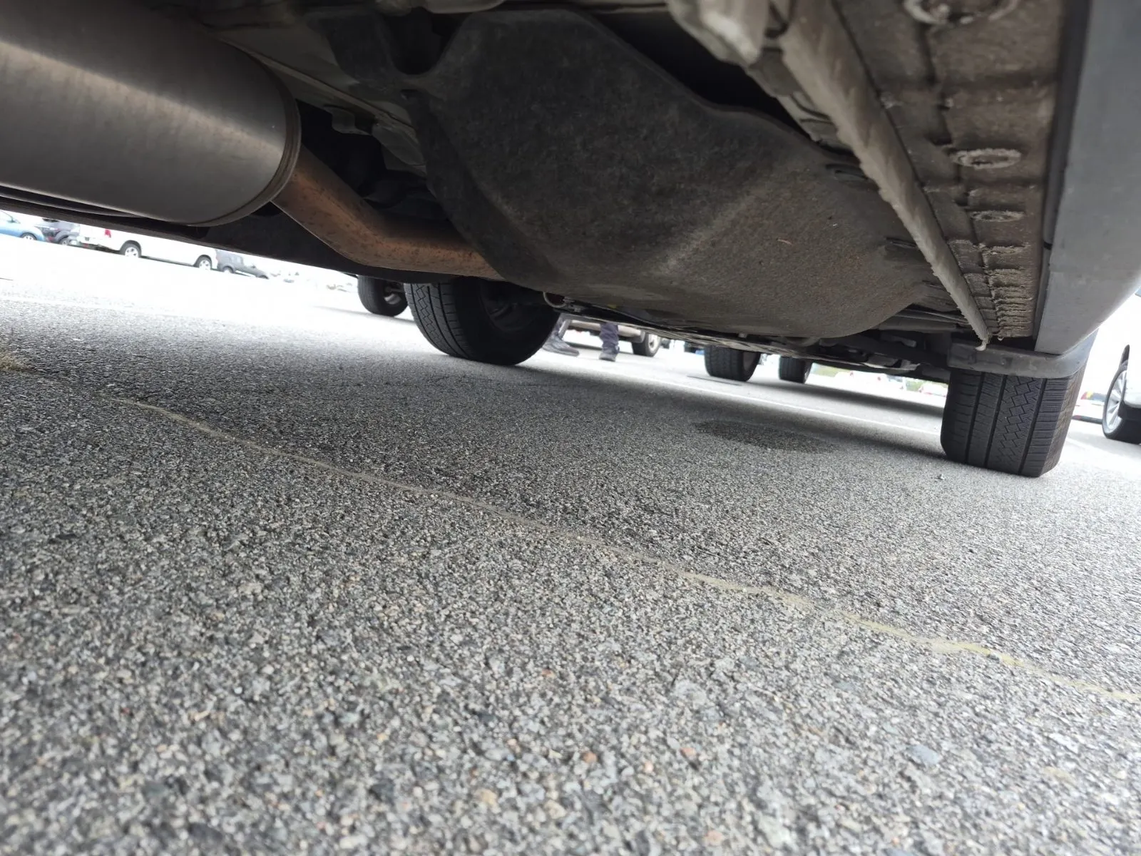 Undercarriage - Passenger Photo