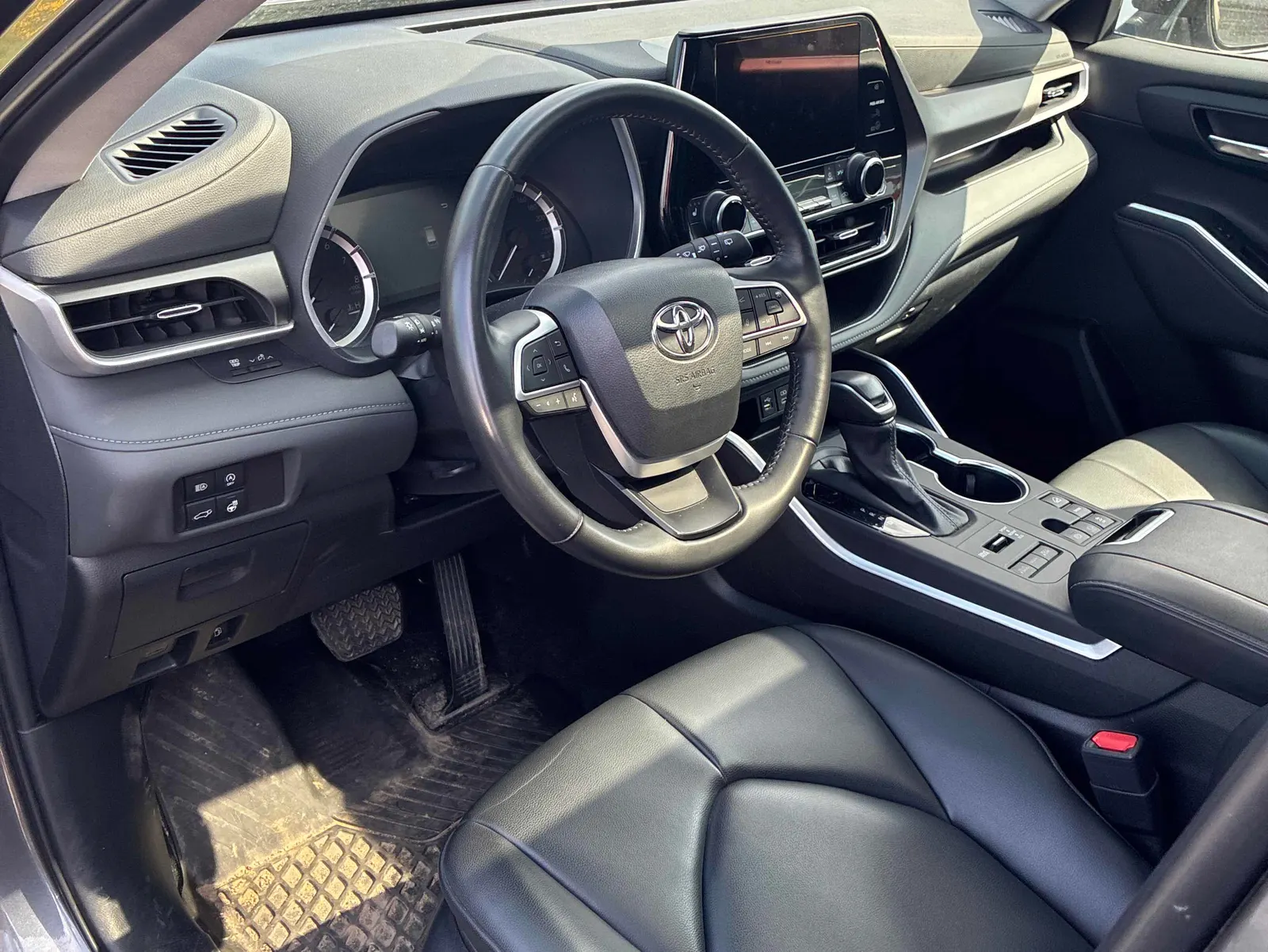 Interior driver side