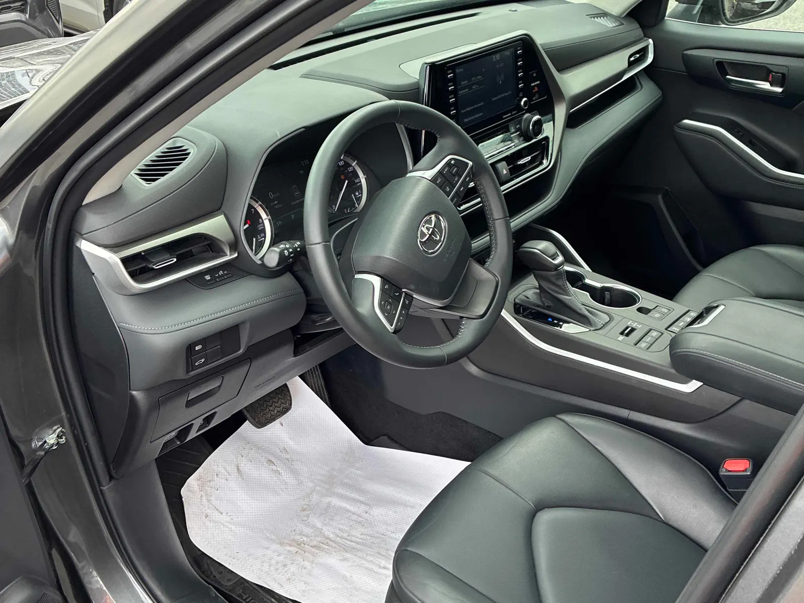 Interior driver side