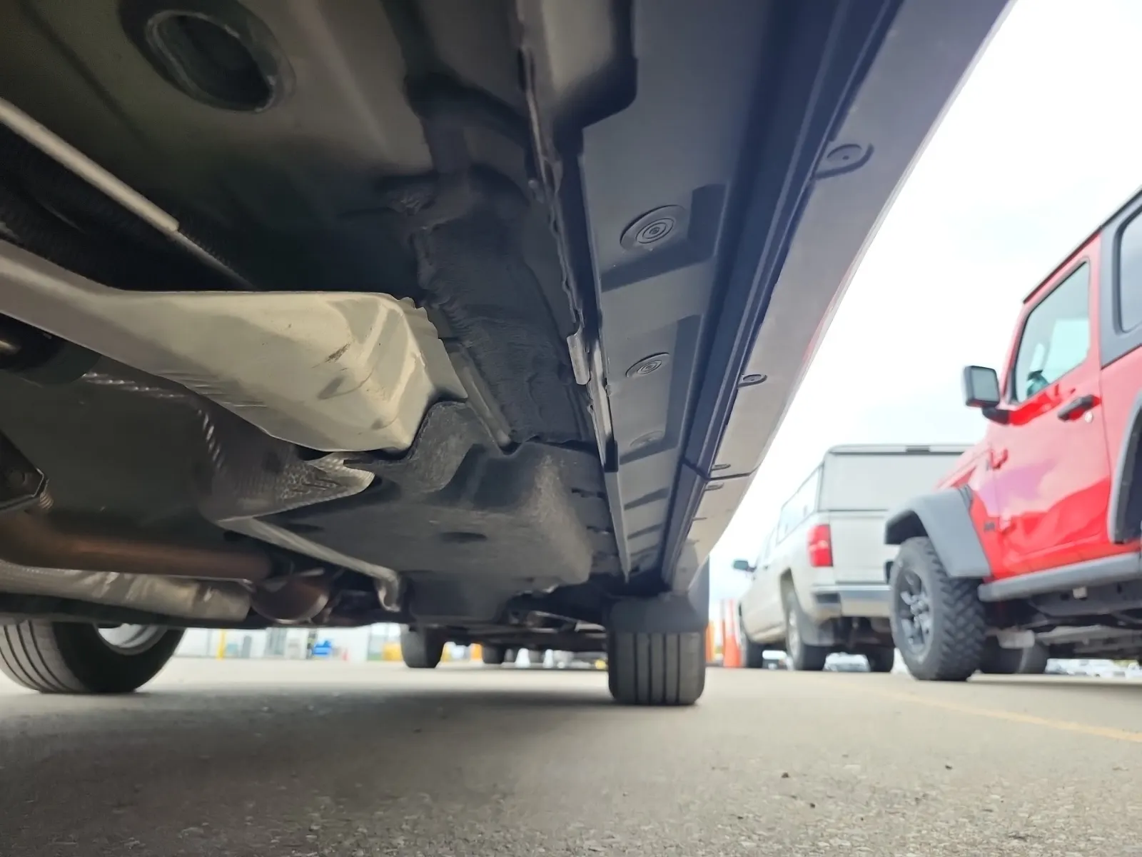 Undercarriage - Passenger Photo