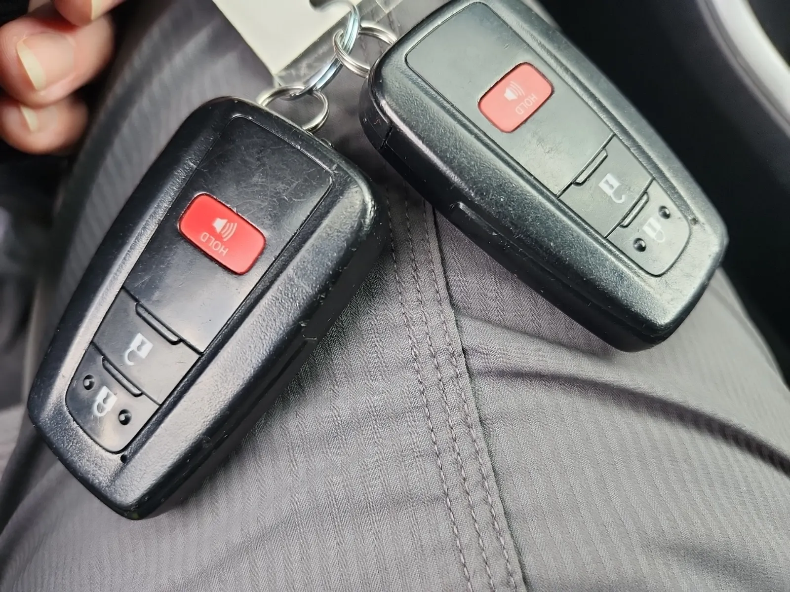Keys/Fobs/Manual Photo