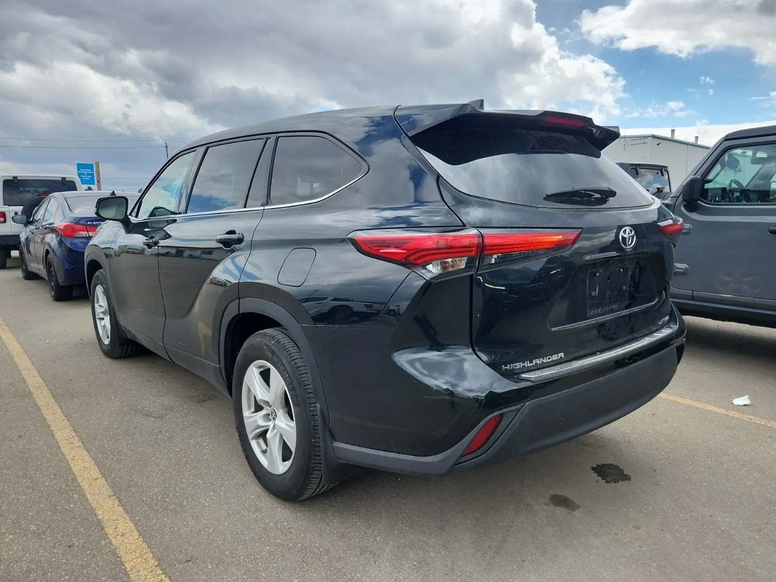 Driver Rear 3/4 Photo
