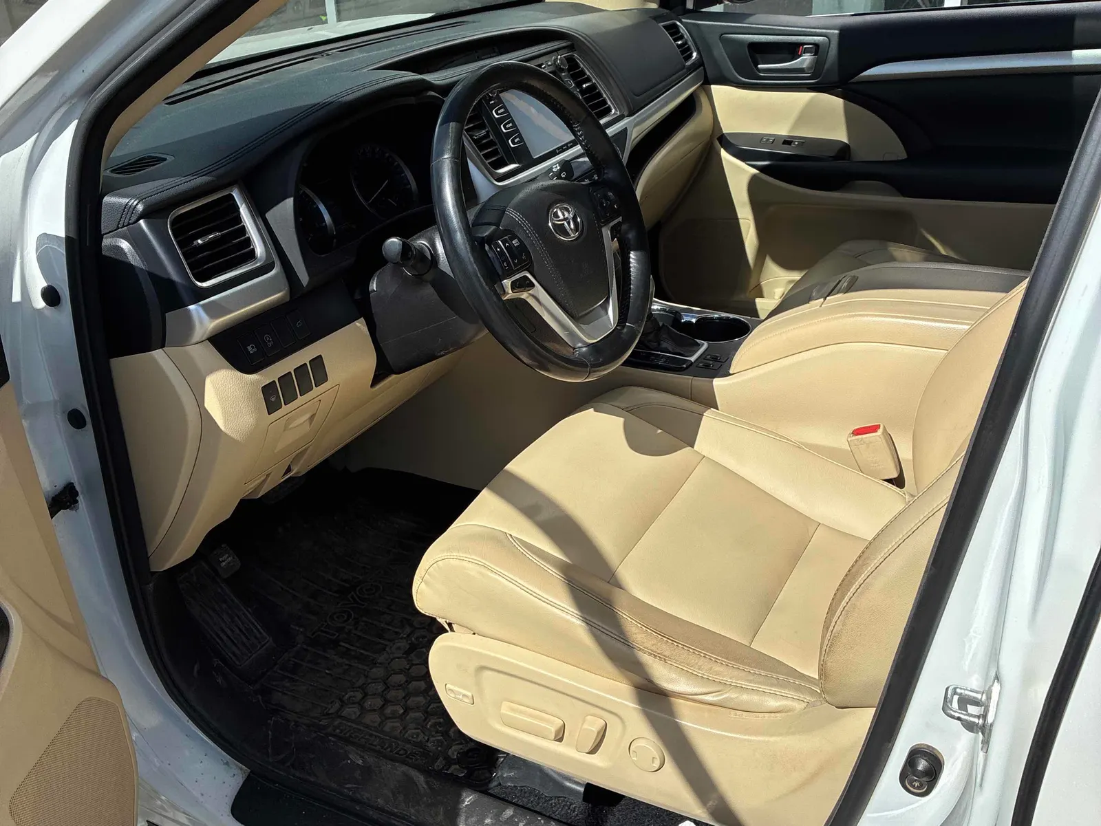 Interior driver side