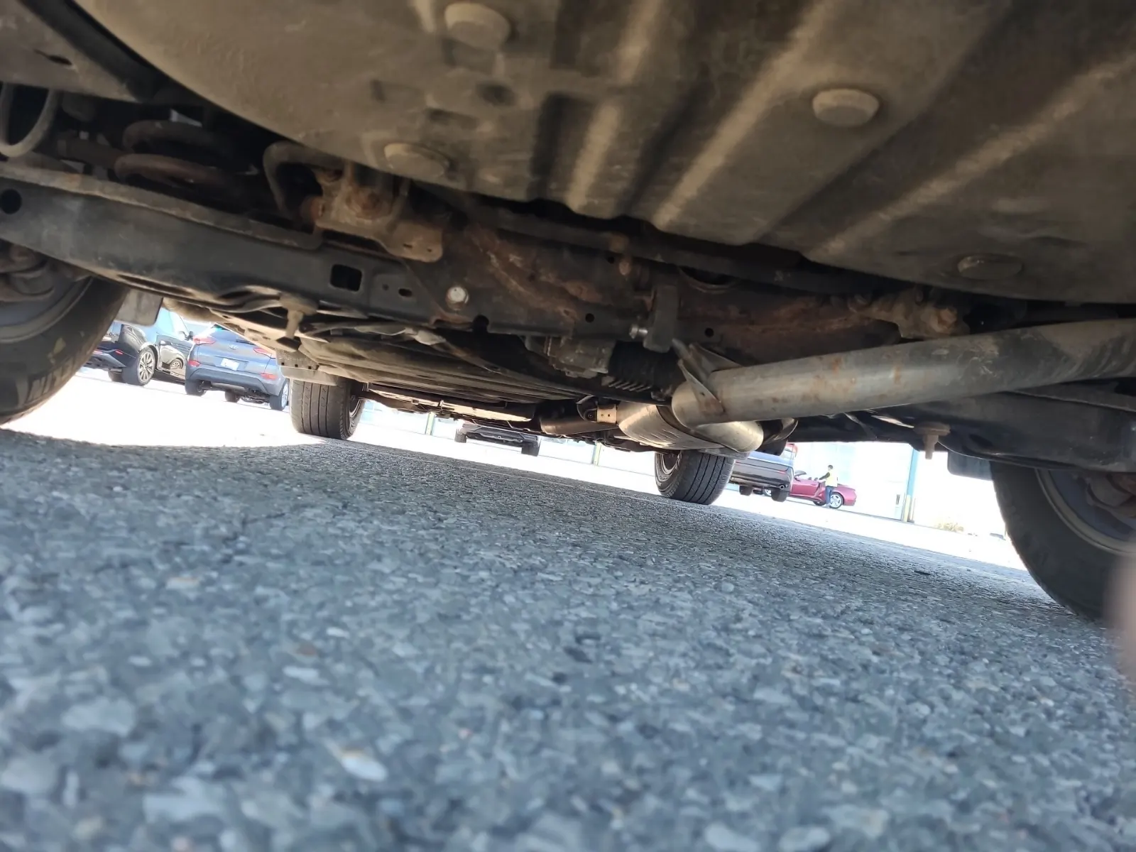 Undercarriage - Rear Photo