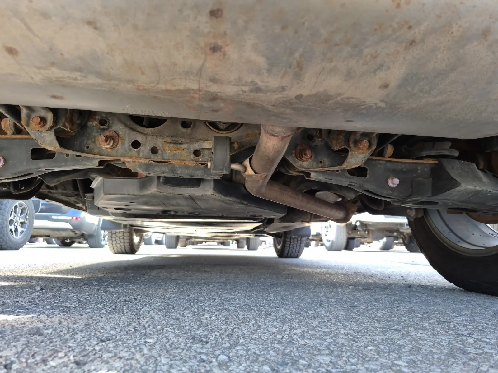 Undercarriage - Rear Photo