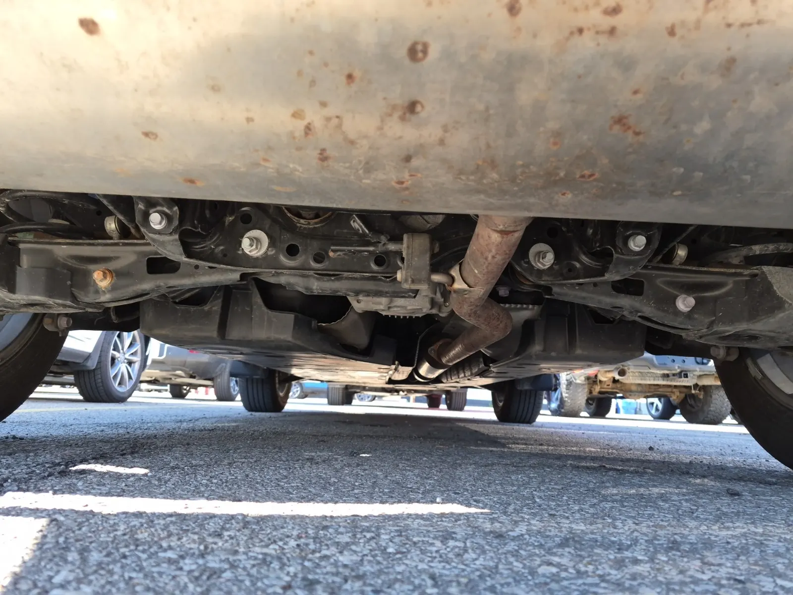 Undercarriage - Rear Photo