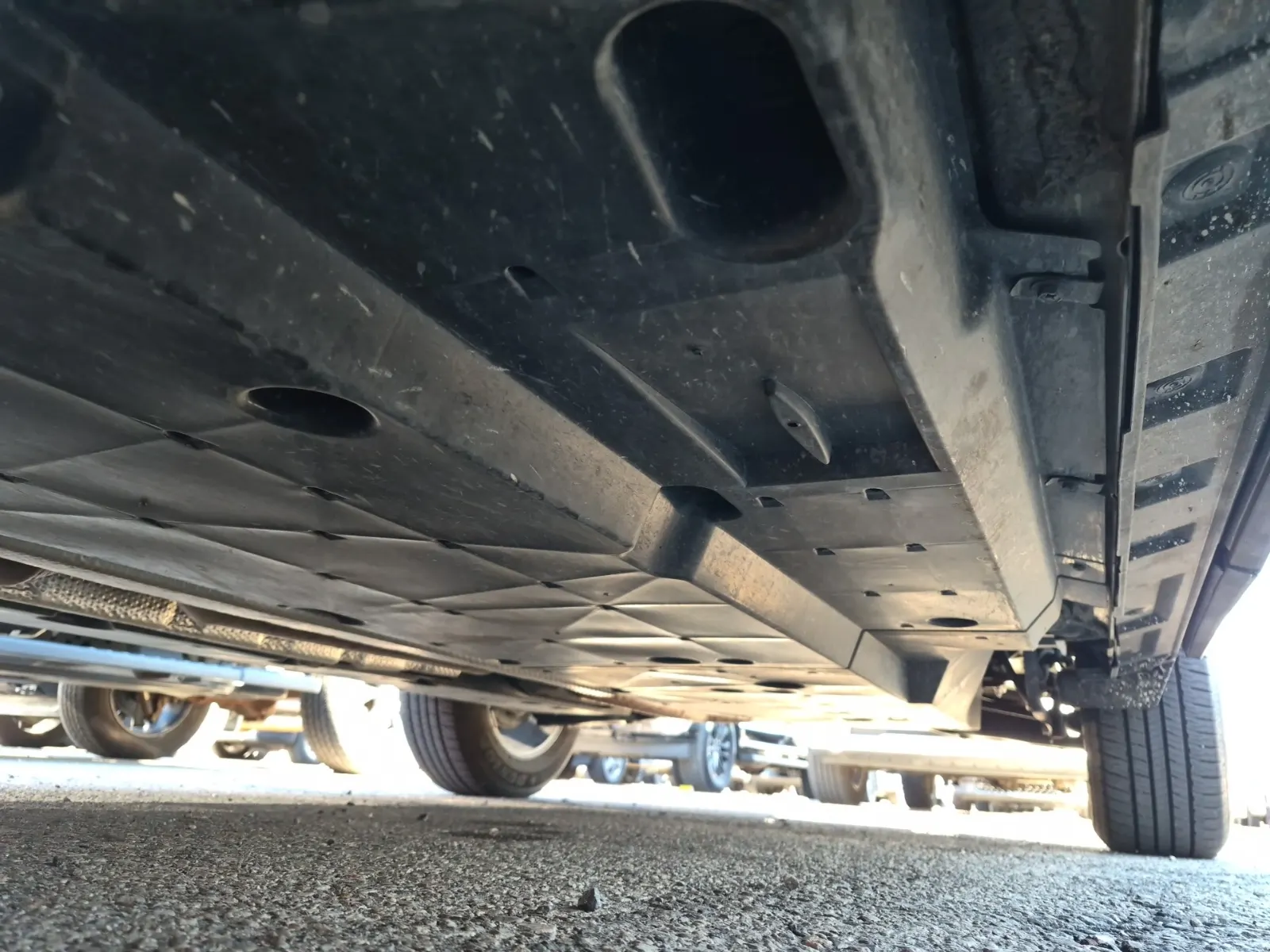 Undercarriage - Driver Photo