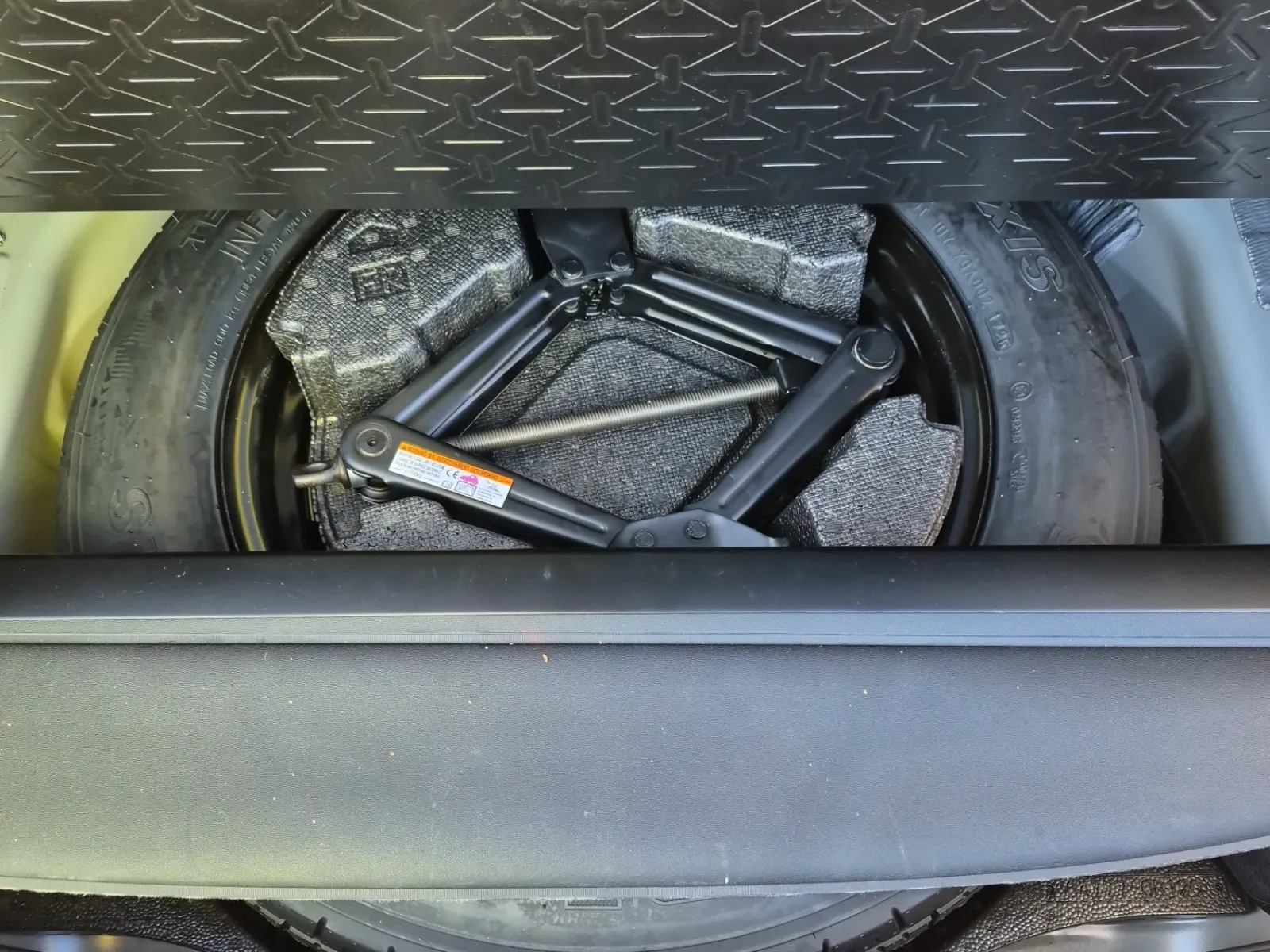 Spare Tire & Wheel Photo