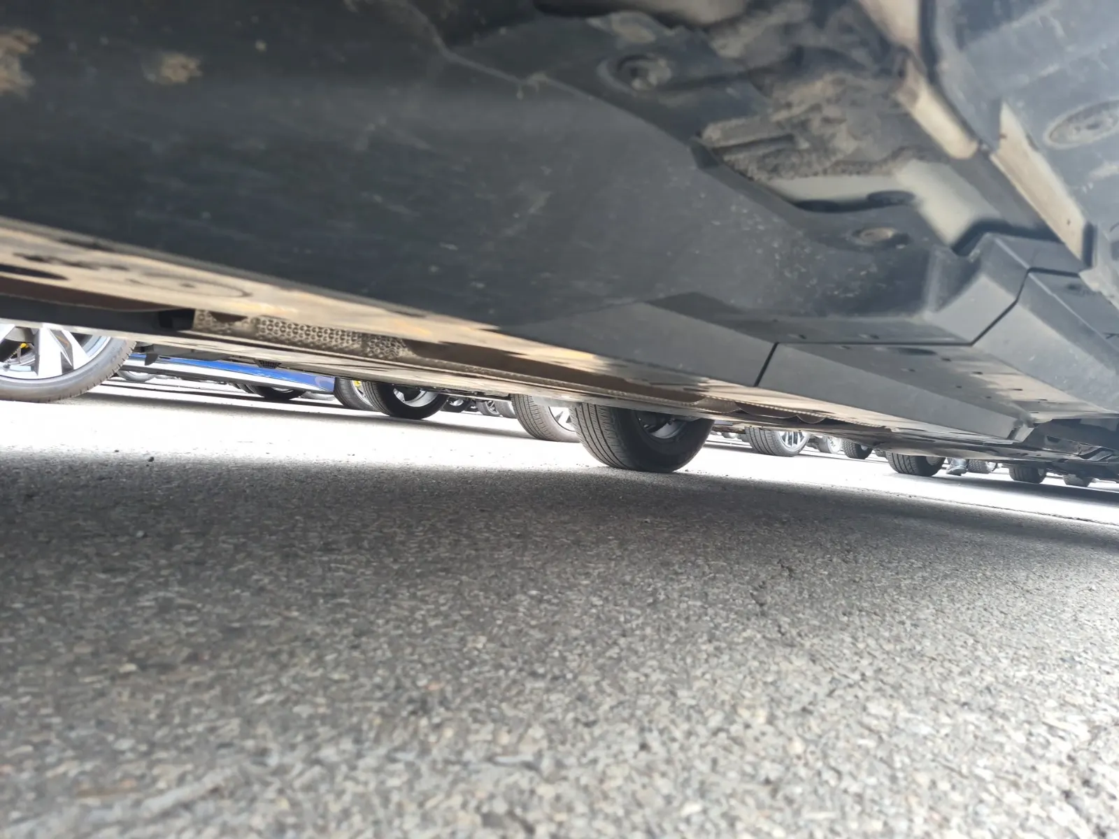 Undercarriage - Passenger Photo