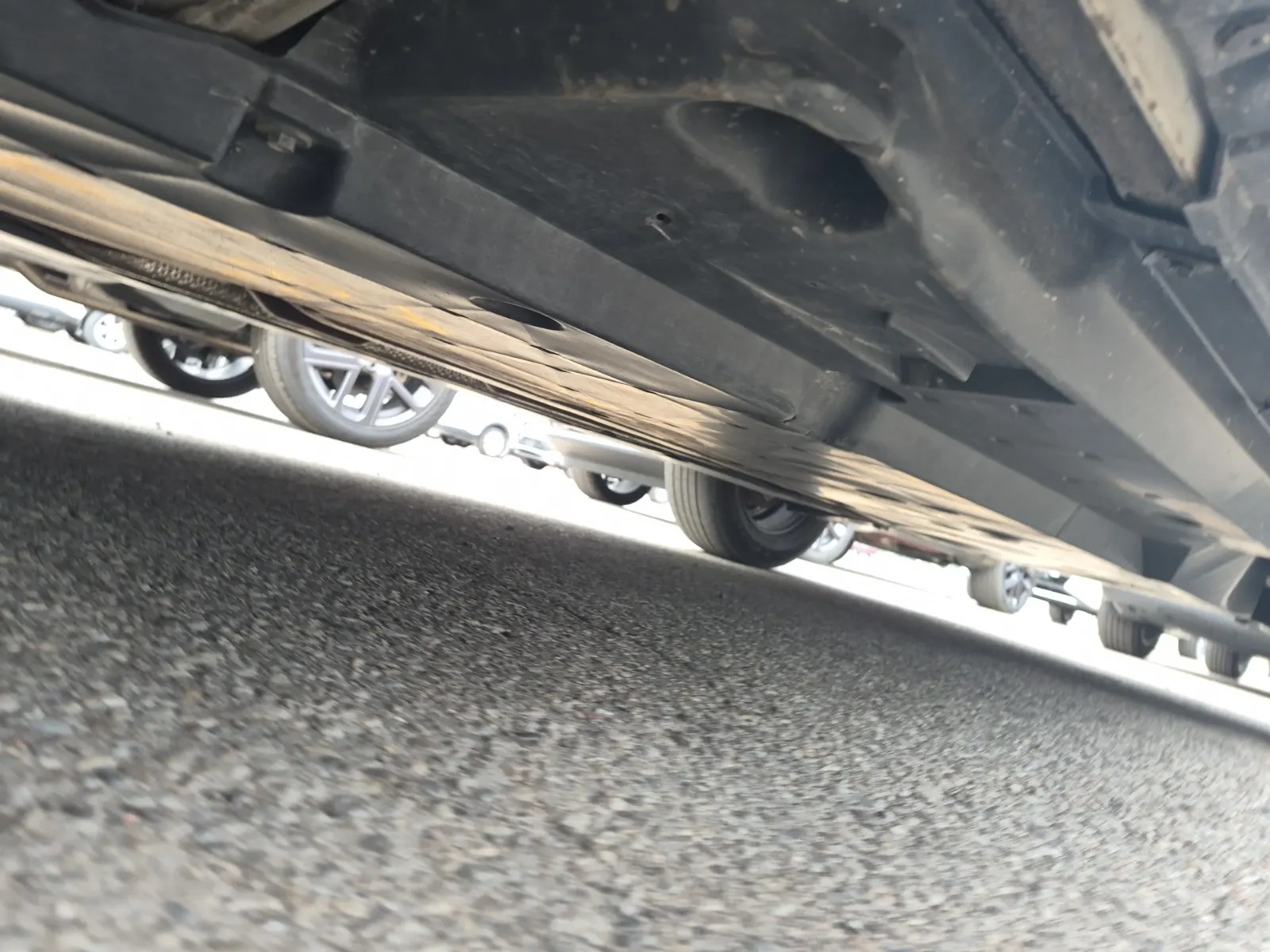 Undercarriage - Driver Photo
