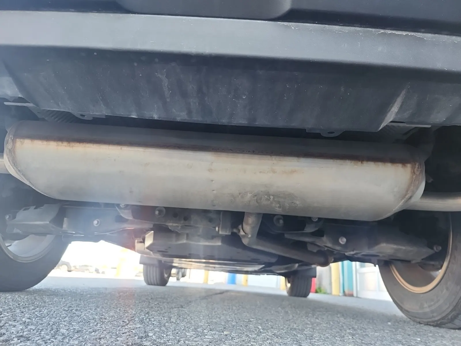 Undercarriage - Rear Photo