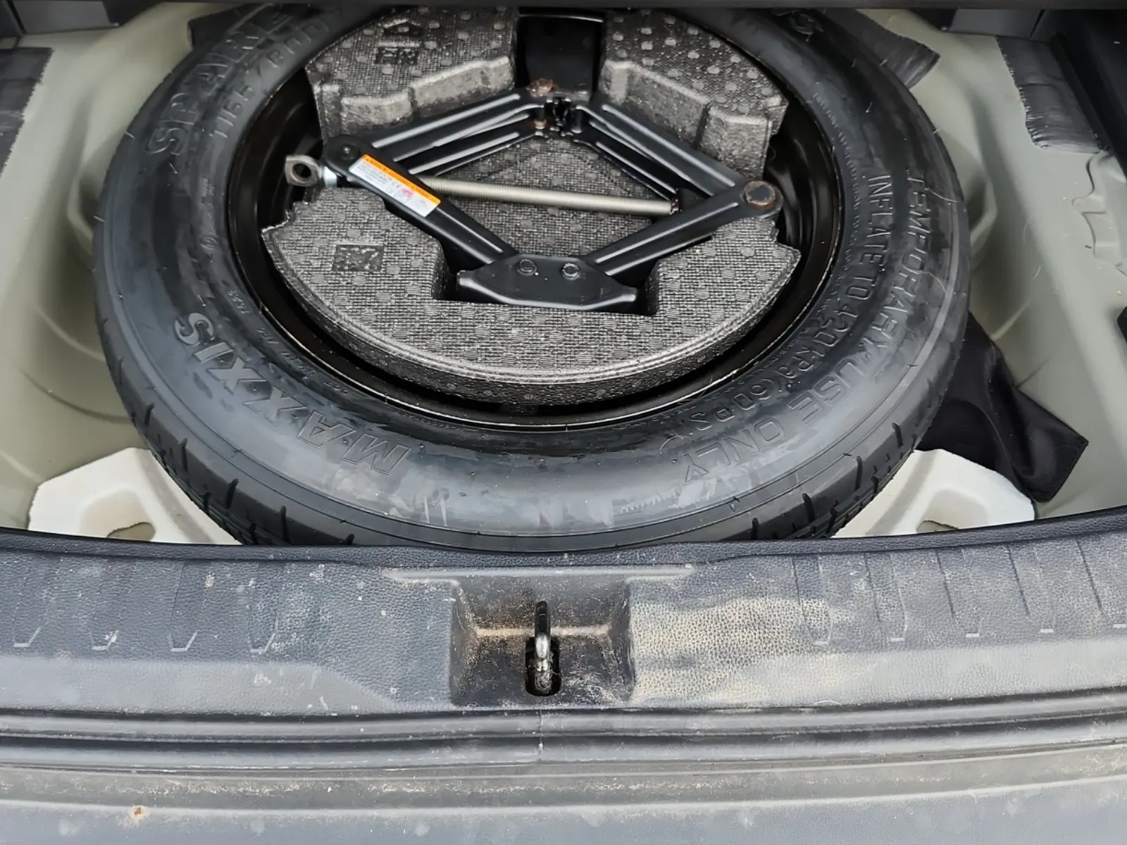 Spare Tire & Wheel Photo
