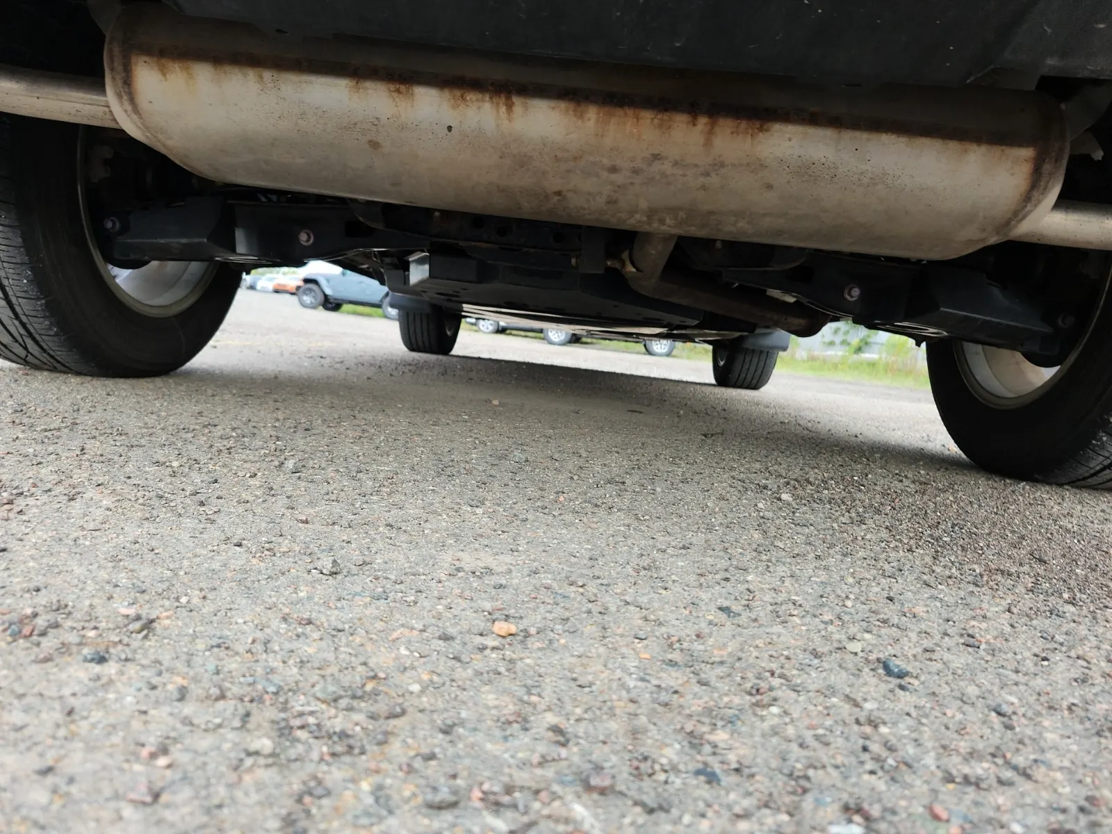 Undercarriage - Rear Photo