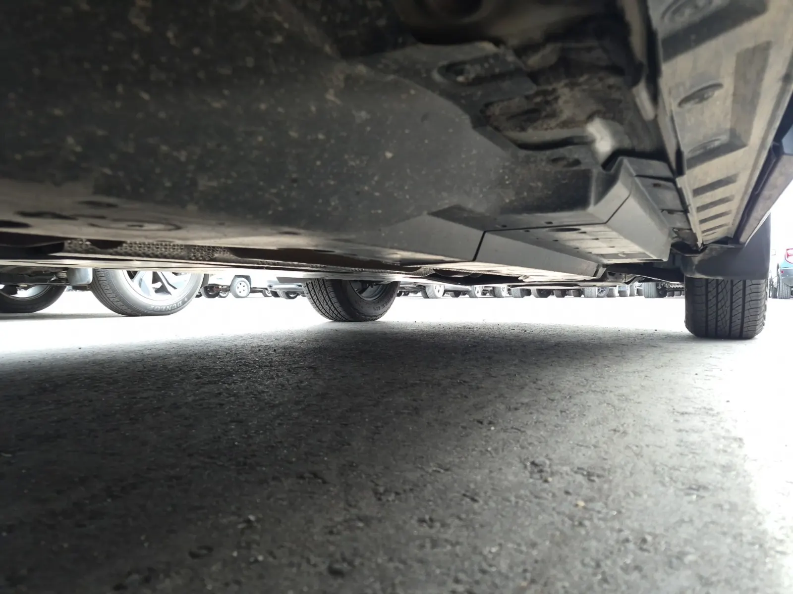 Undercarriage - Passenger Photo