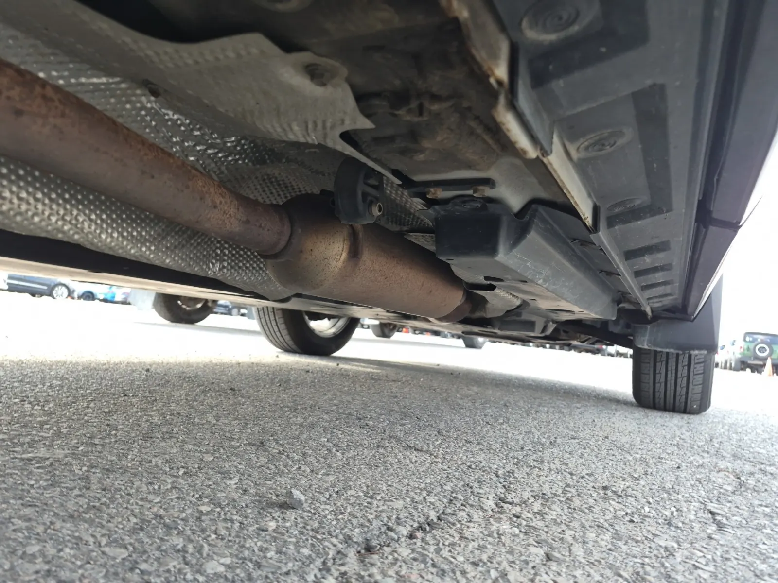 Undercarriage - Passenger Photo