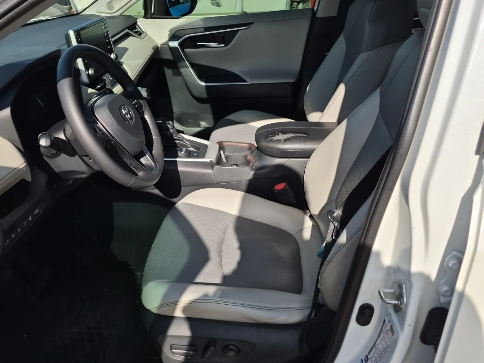Front Interior Photo