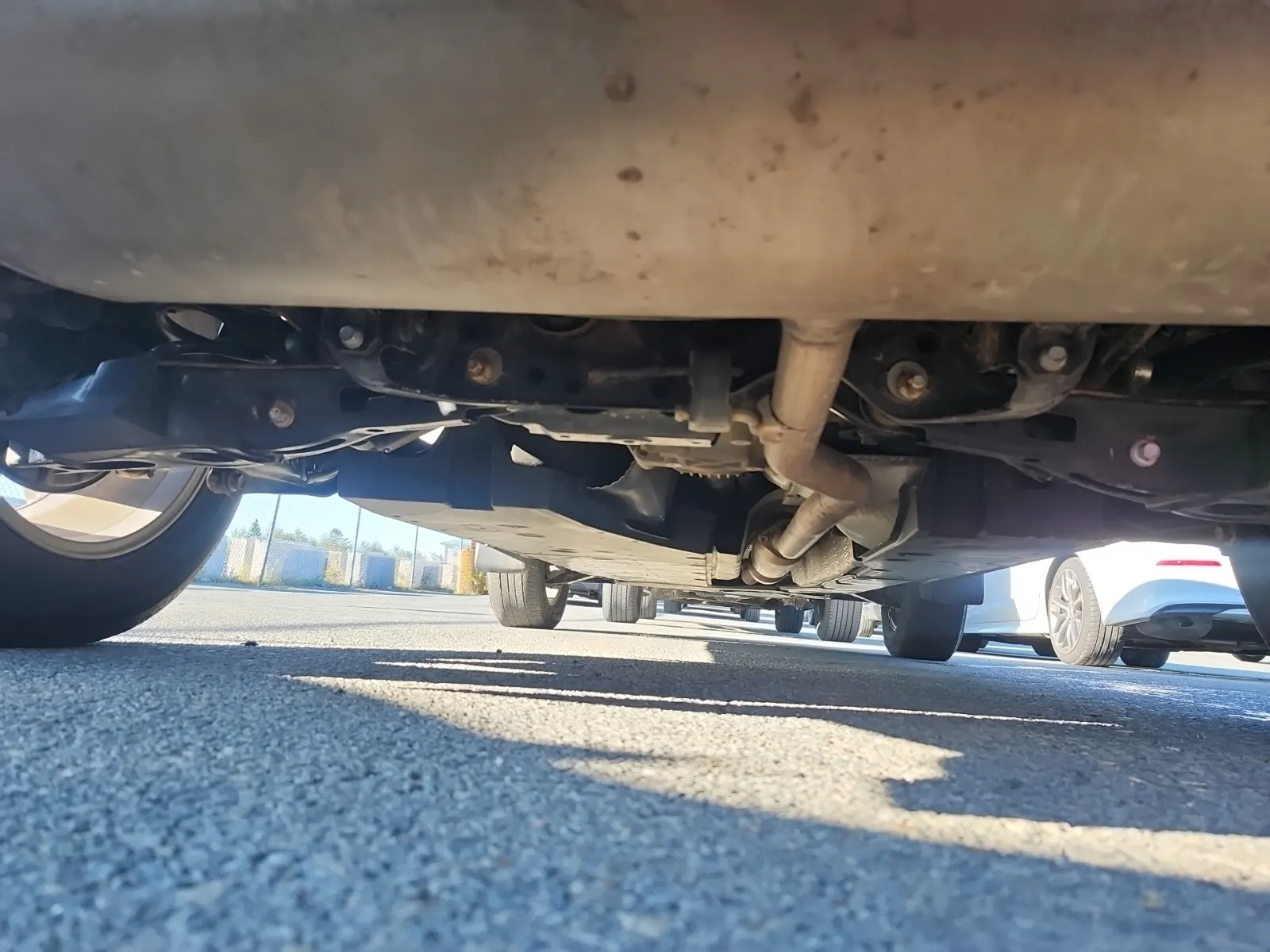 Undercarriage - Rear Photo