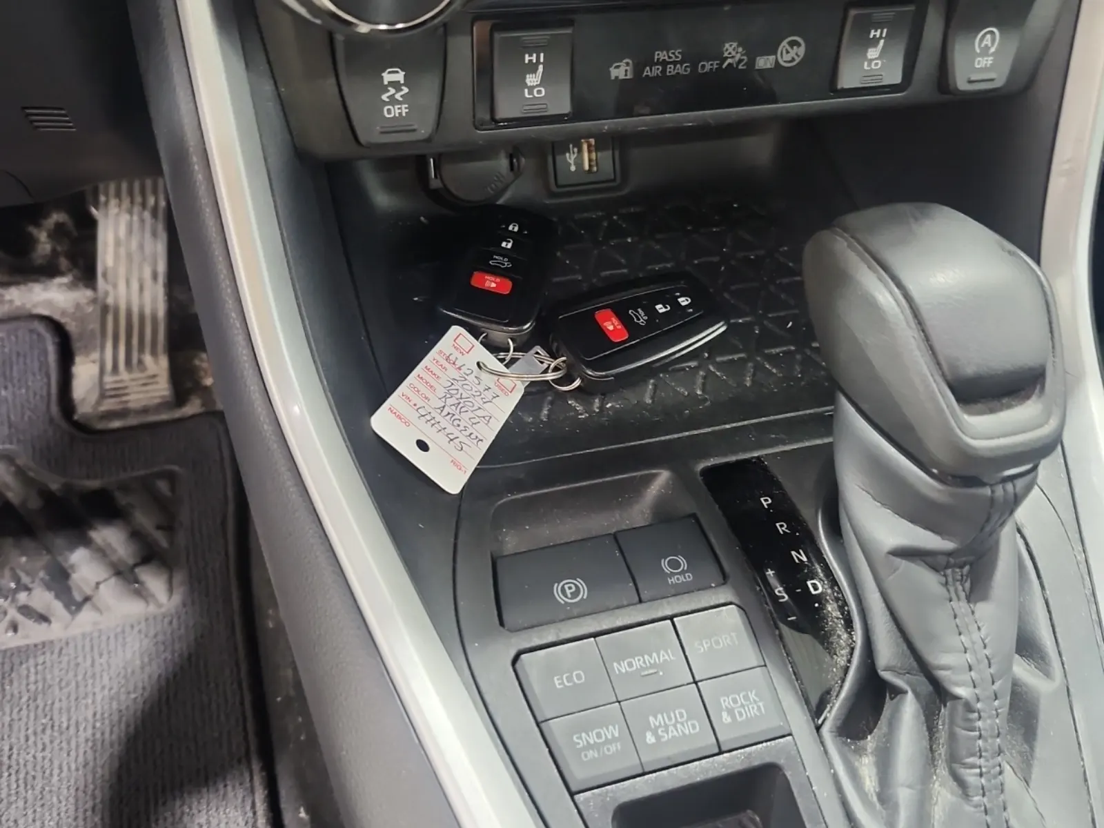 Keys/Fobs/Manual Photo