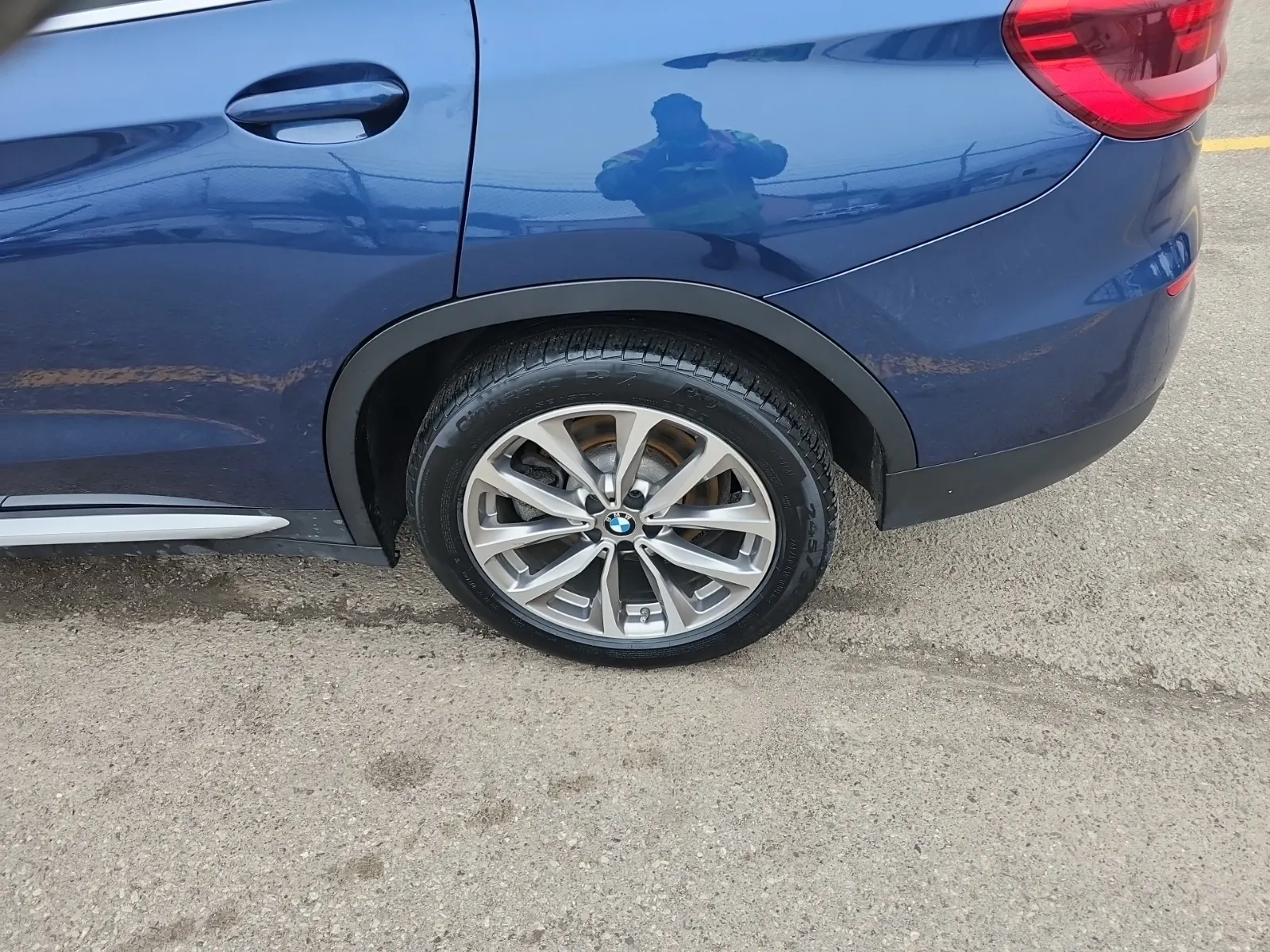Left Rear Wheel/Tire Photo