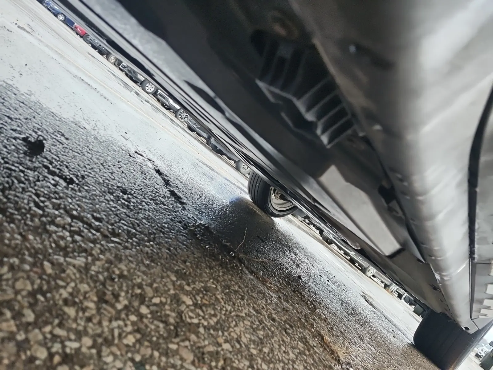 Undercarriage - Passenger Photo