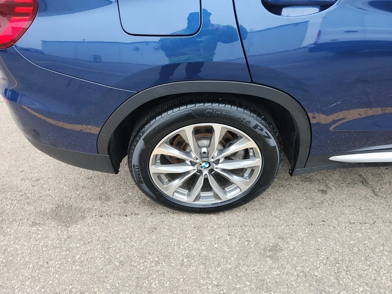 Right Rear Wheel/Tire Photo