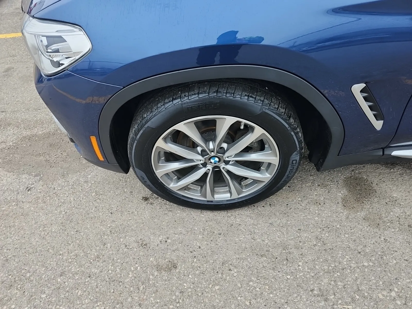 Front driver wheel/tire photo