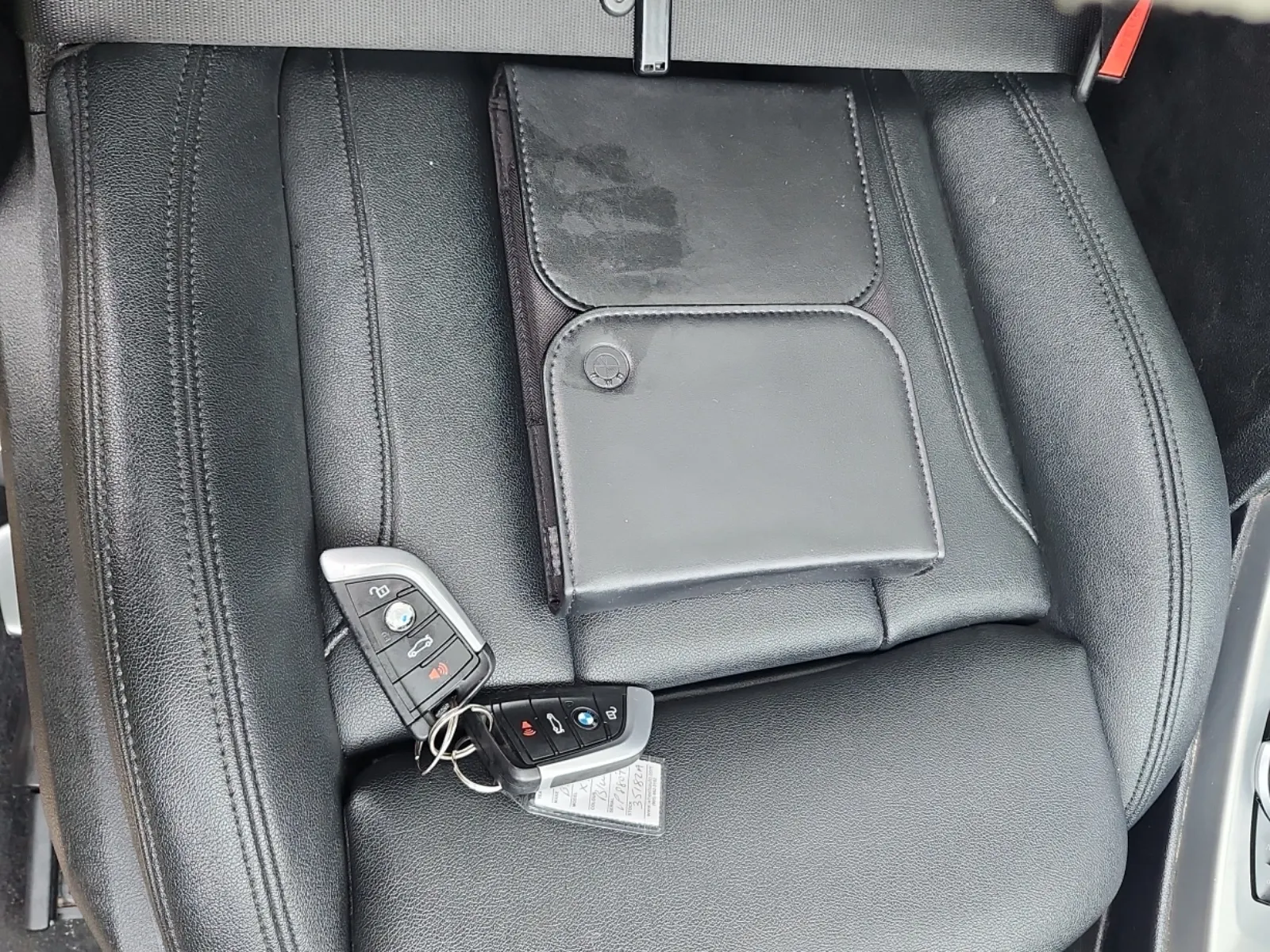 Keys/Fobs/Manual Photo