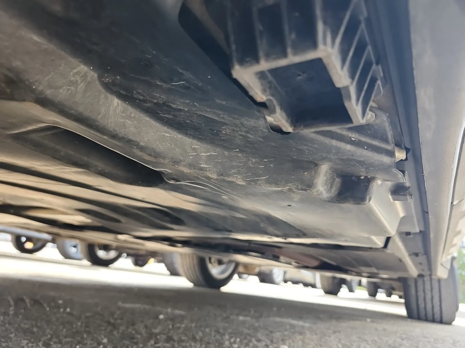 Undercarriage - Passenger Photo