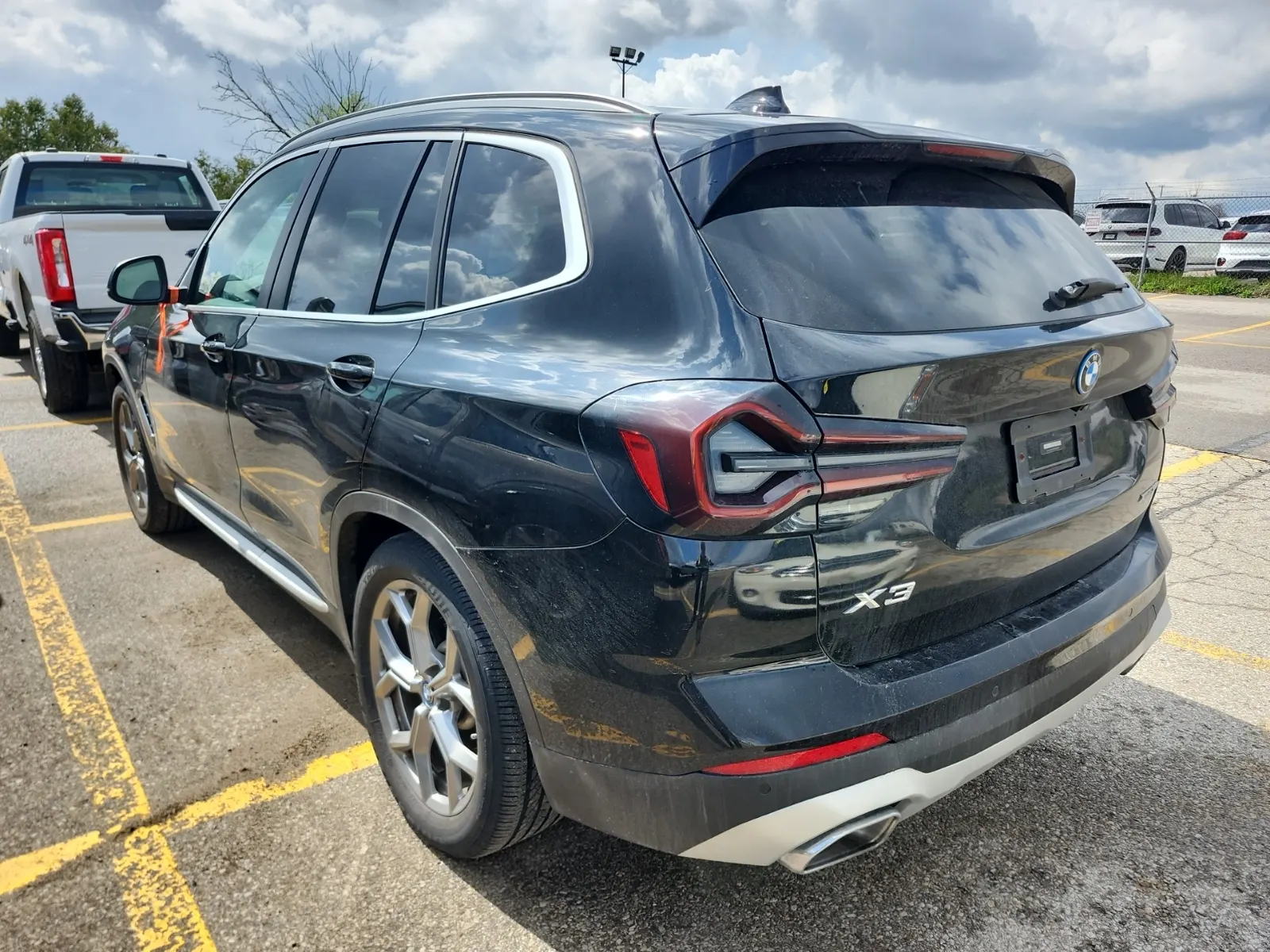 Driver Rear 3/4 Photo