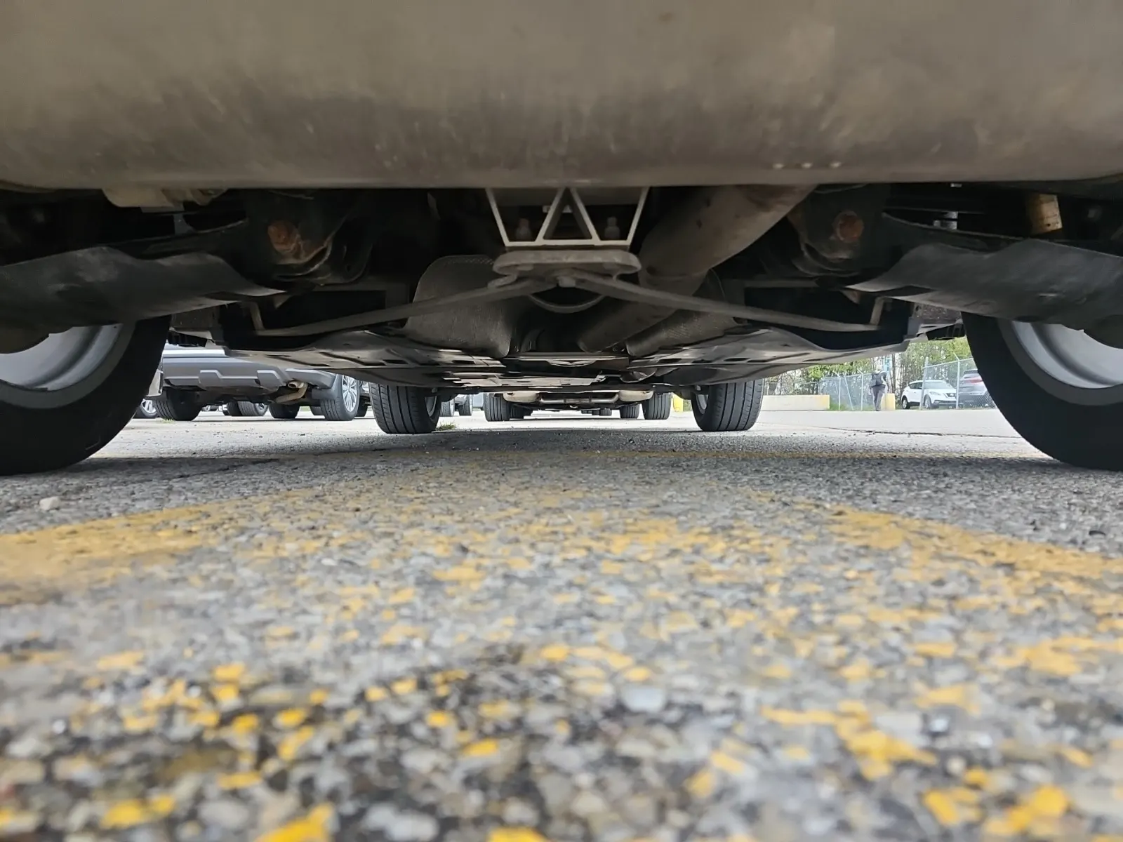 Undercarriage - Rear Photo