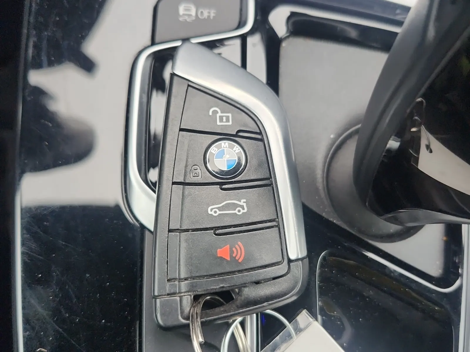 Keys/Fobs/Manual Photo
