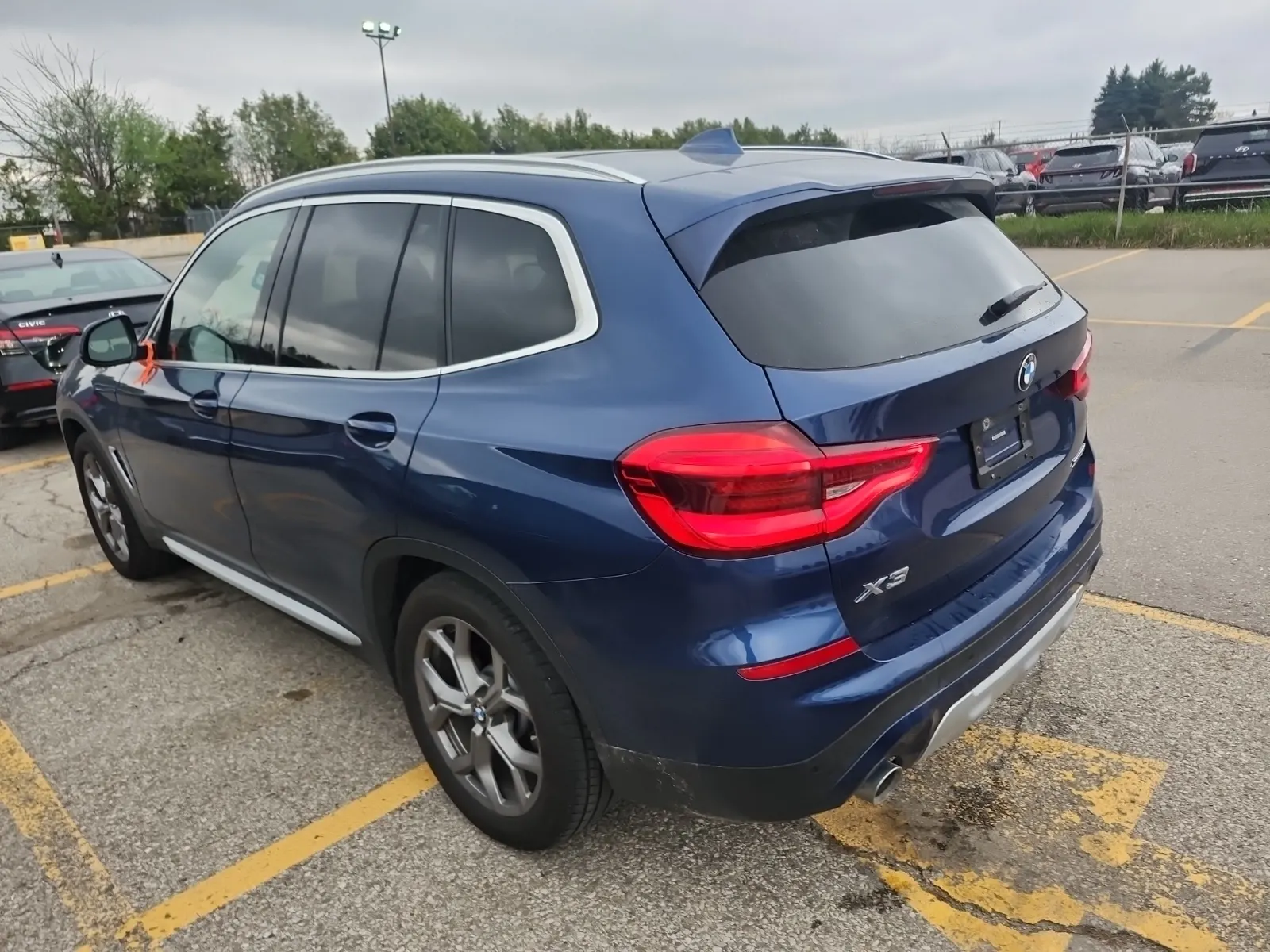 Driver Rear 3/4 Photo