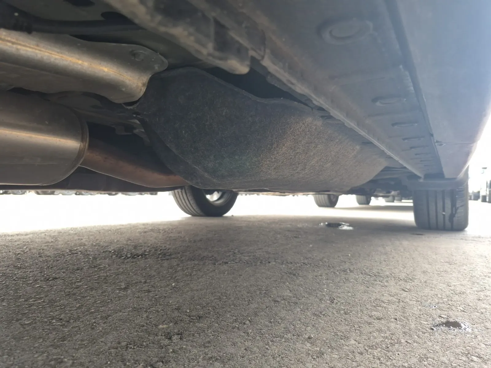 Undercarriage - Passenger Photo