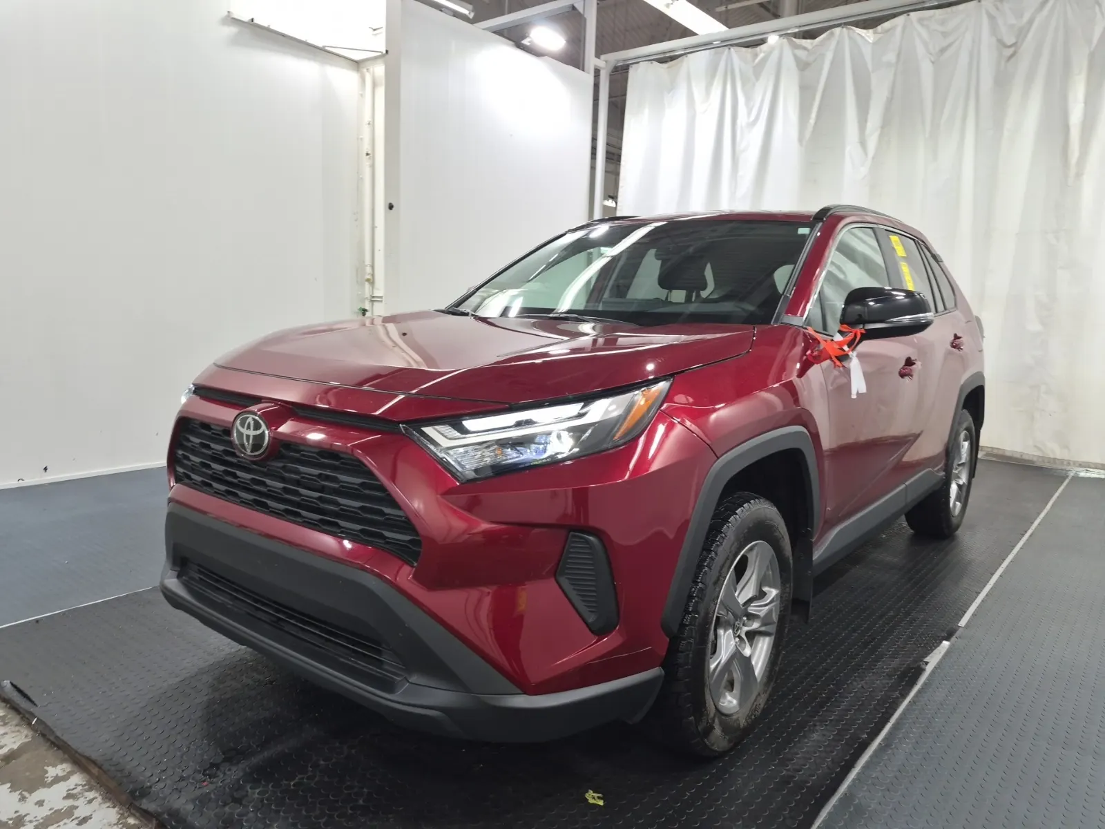 3/4 Front (Main image)