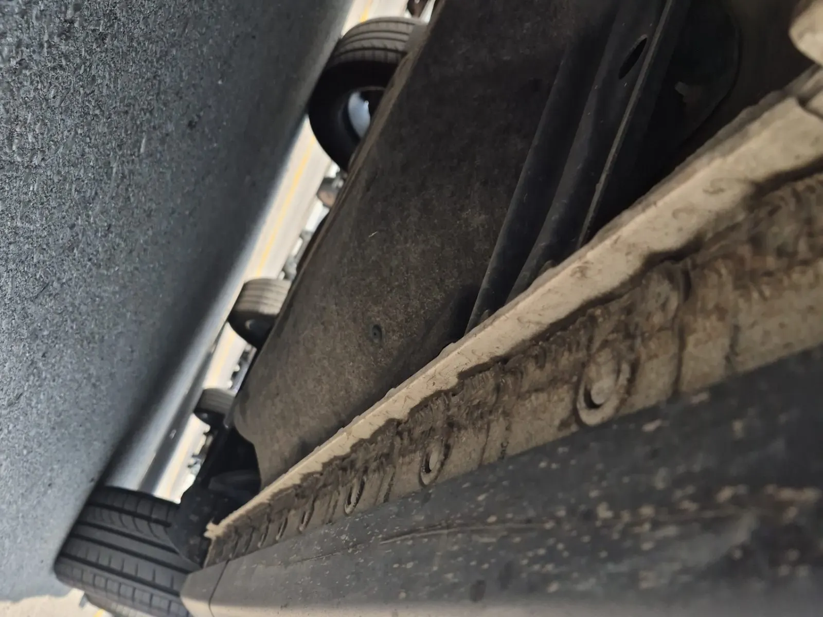 Undercarriage - Driver Photo