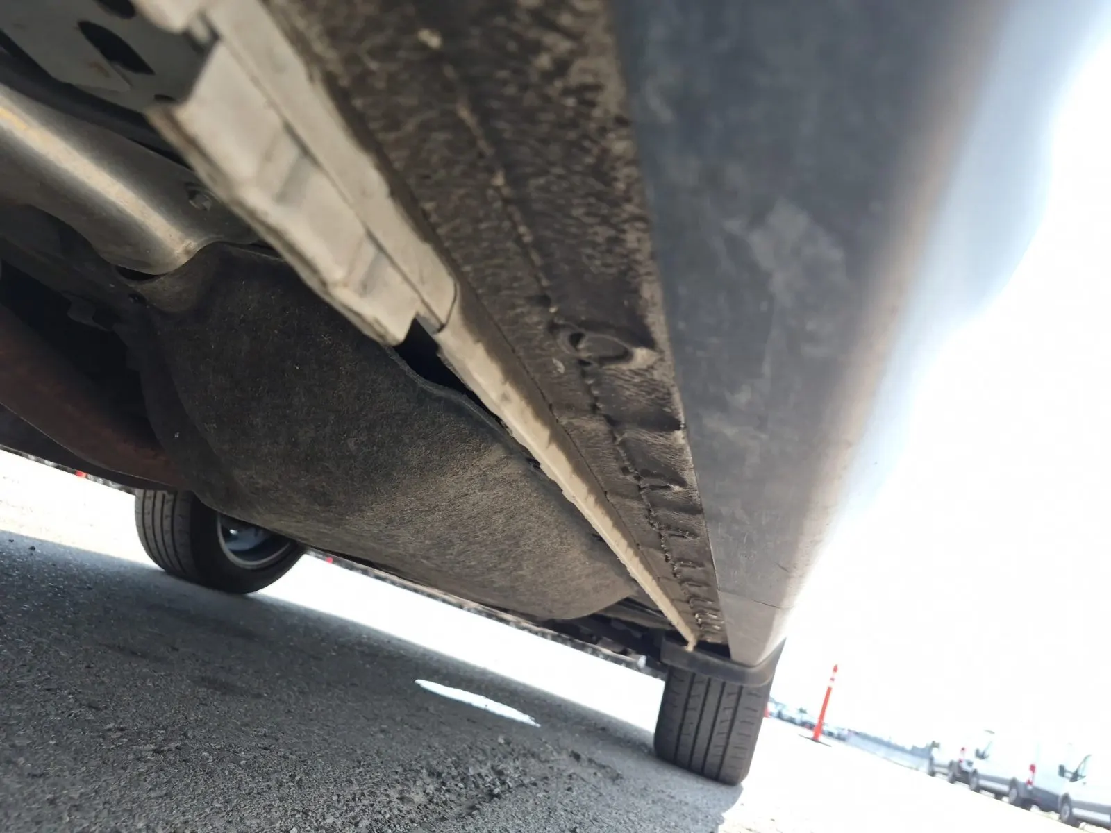 Undercarriage - Passenger Photo