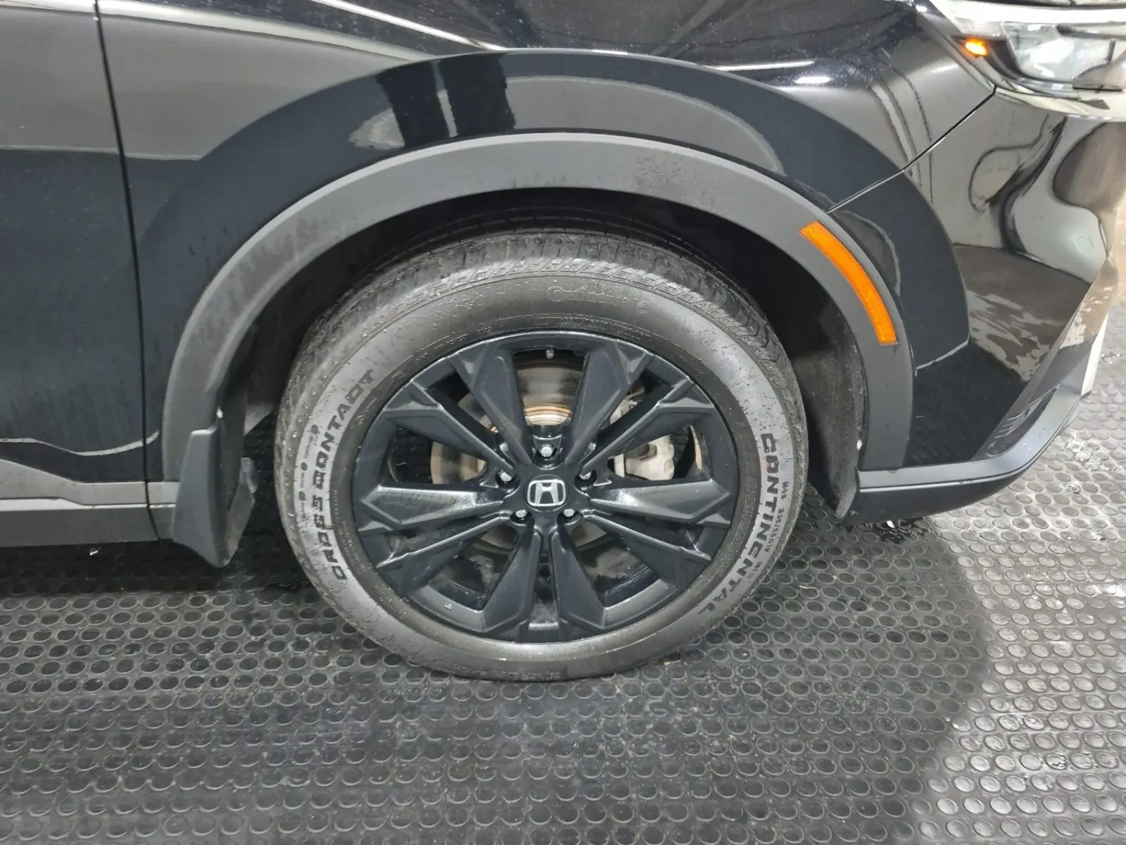 Right Front Wheel/Tire Photo