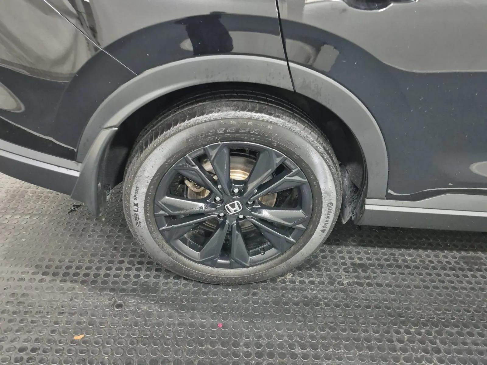 Right Rear Wheel/Tire Photo