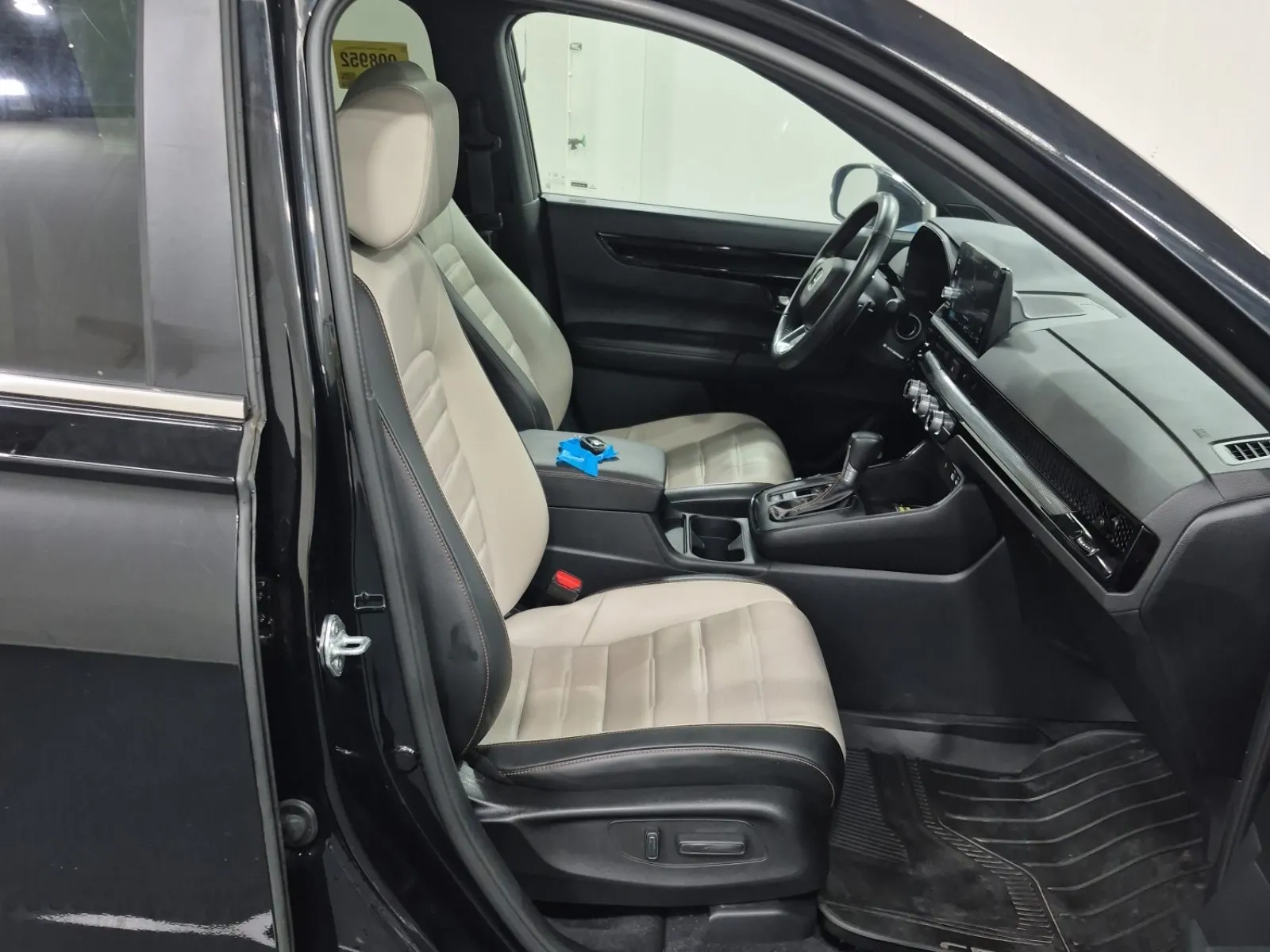 Right Side Interior Photo