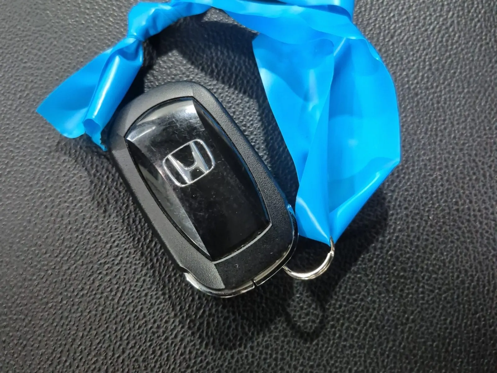 Keys/Fobs/Manual Photo
