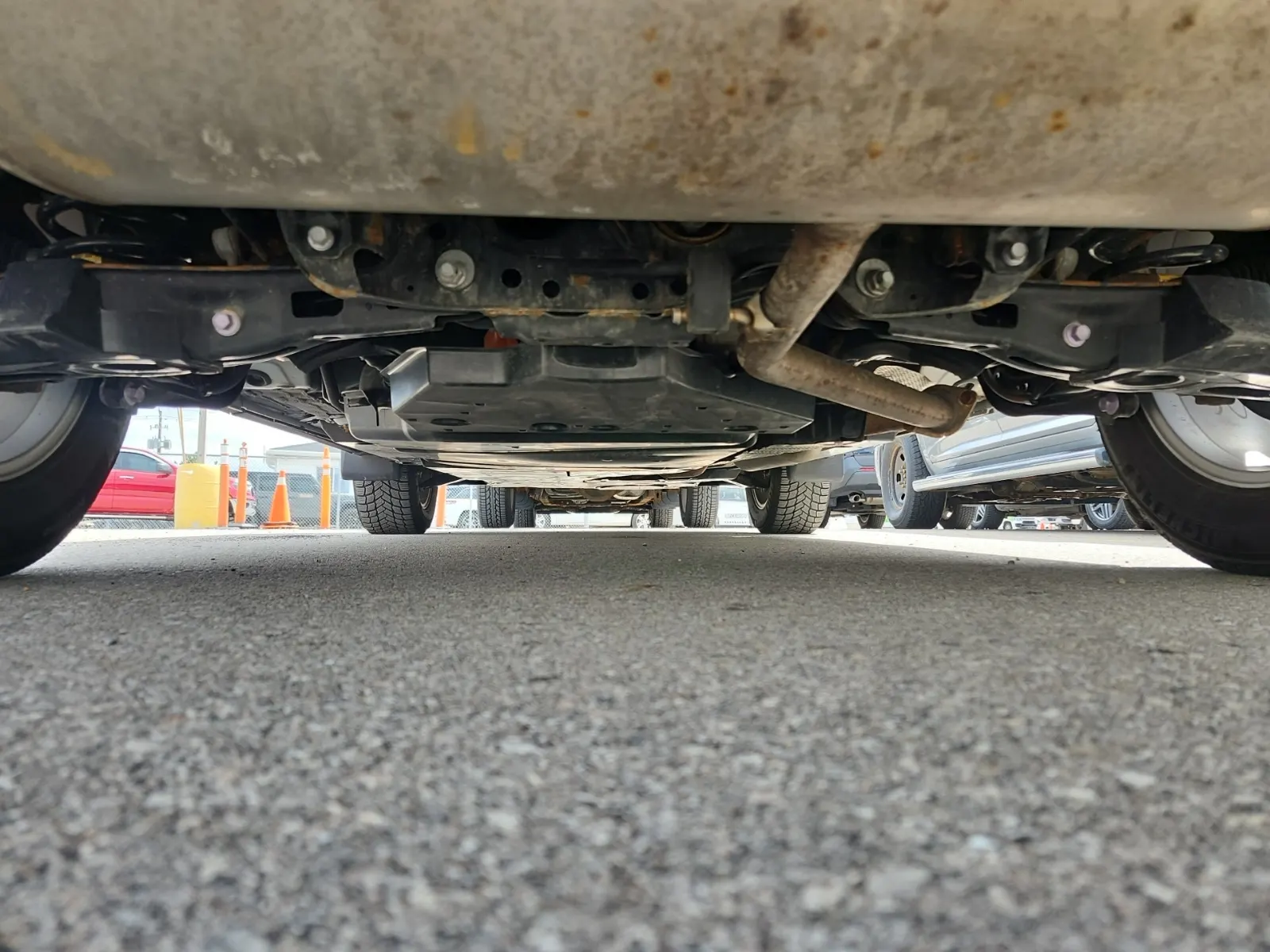 Undercarriage - Rear Photo