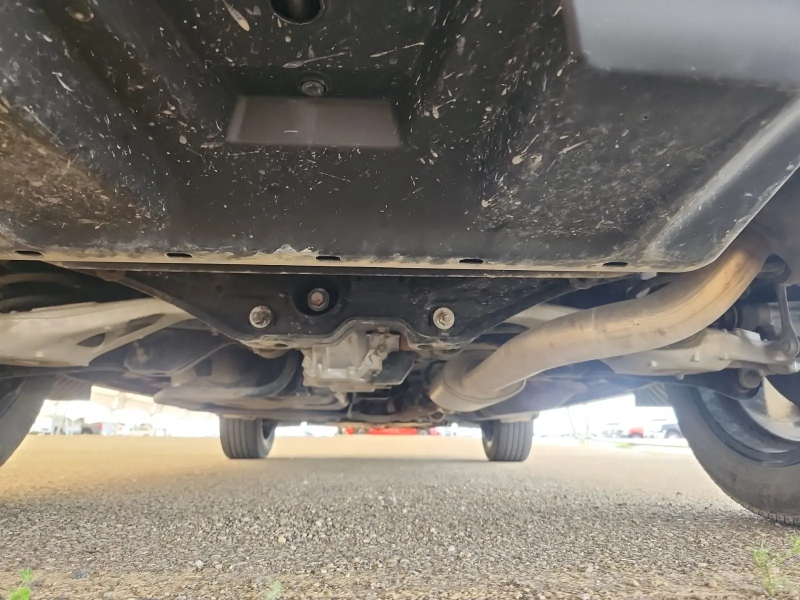 Undercarriage - Rear Photo