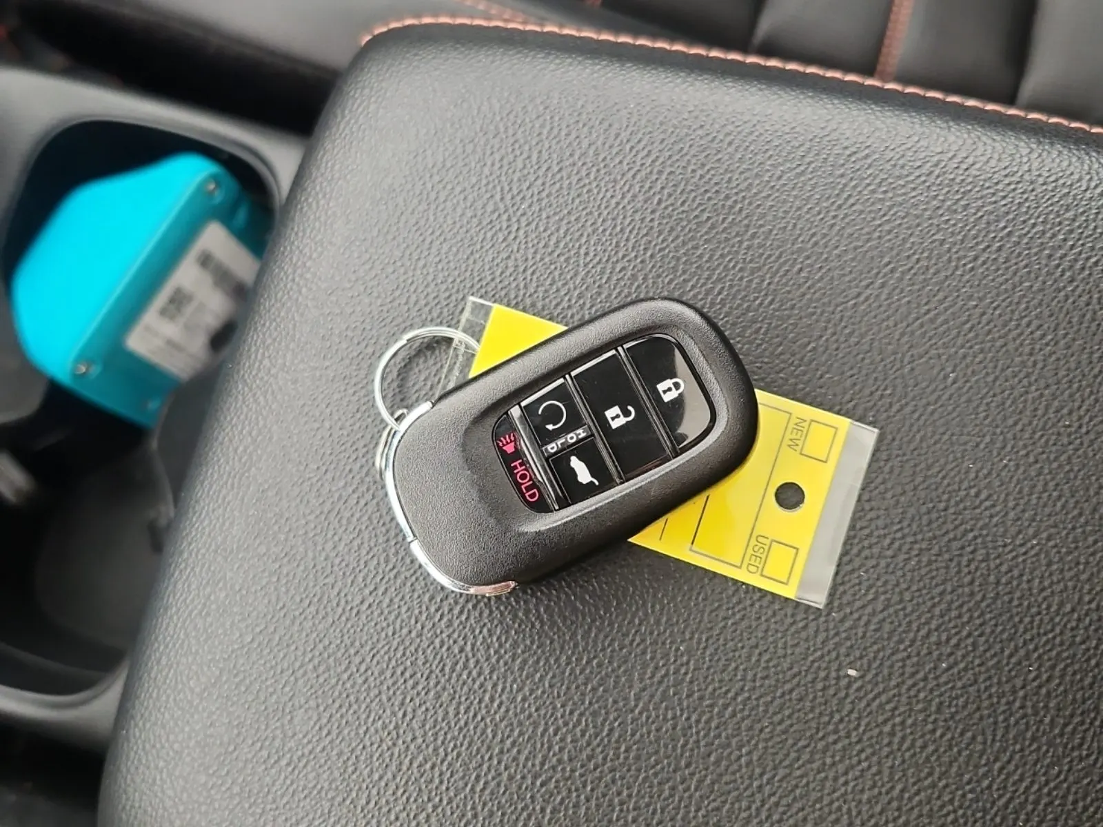 Keys/Fobs/Manual Photo