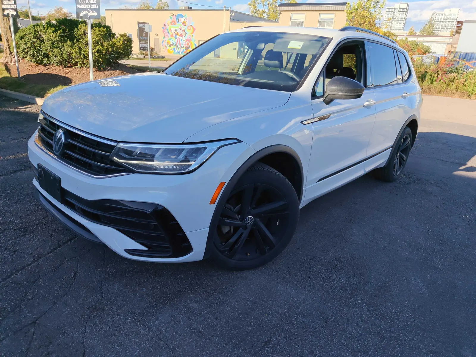 3/4 Front (Main image)