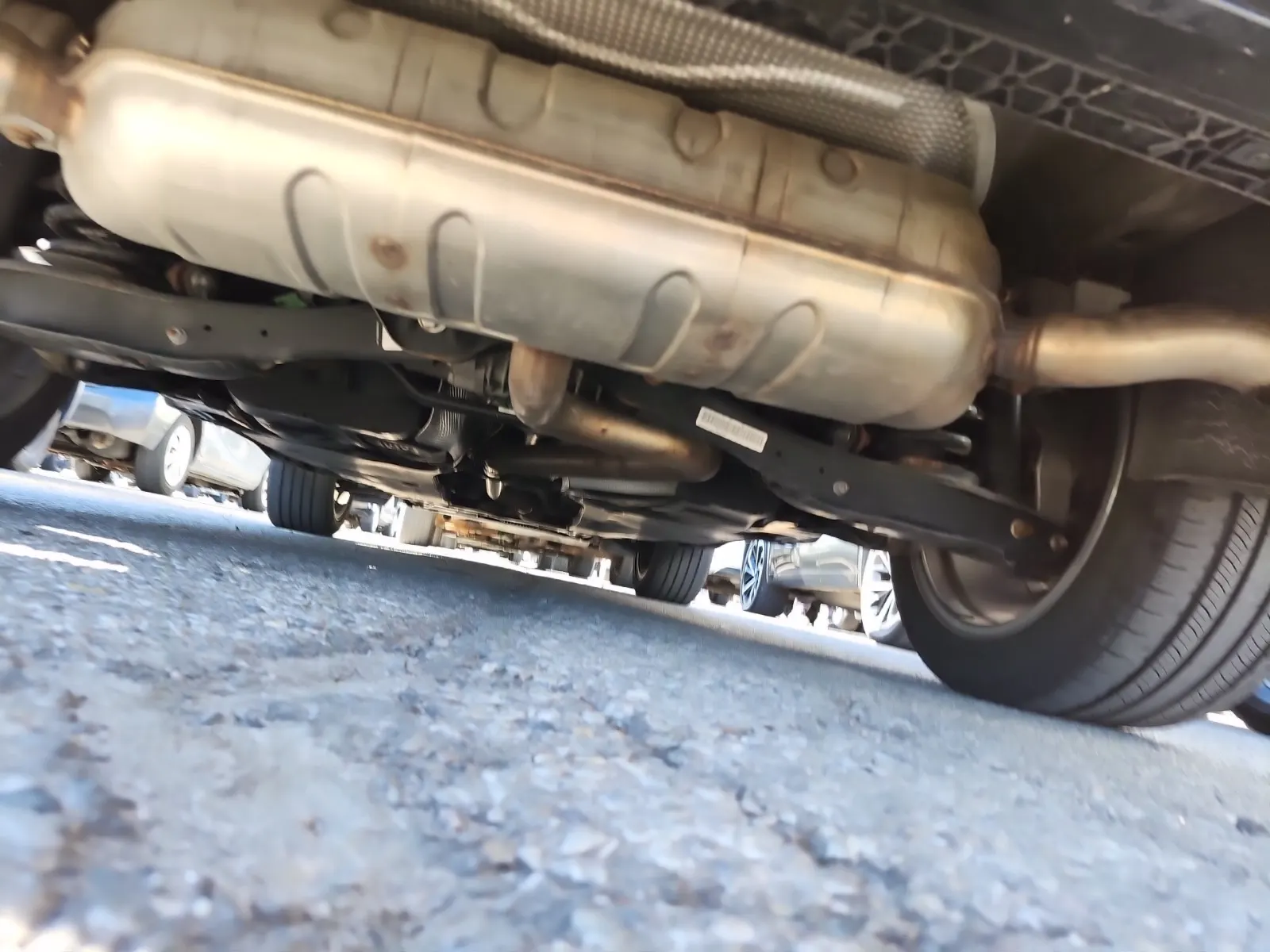 Undercarriage - Rear Photo